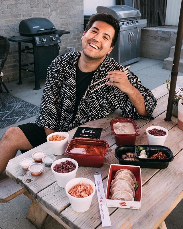 At home picnic vibes with @owinpierson ✨ #yukdaejang