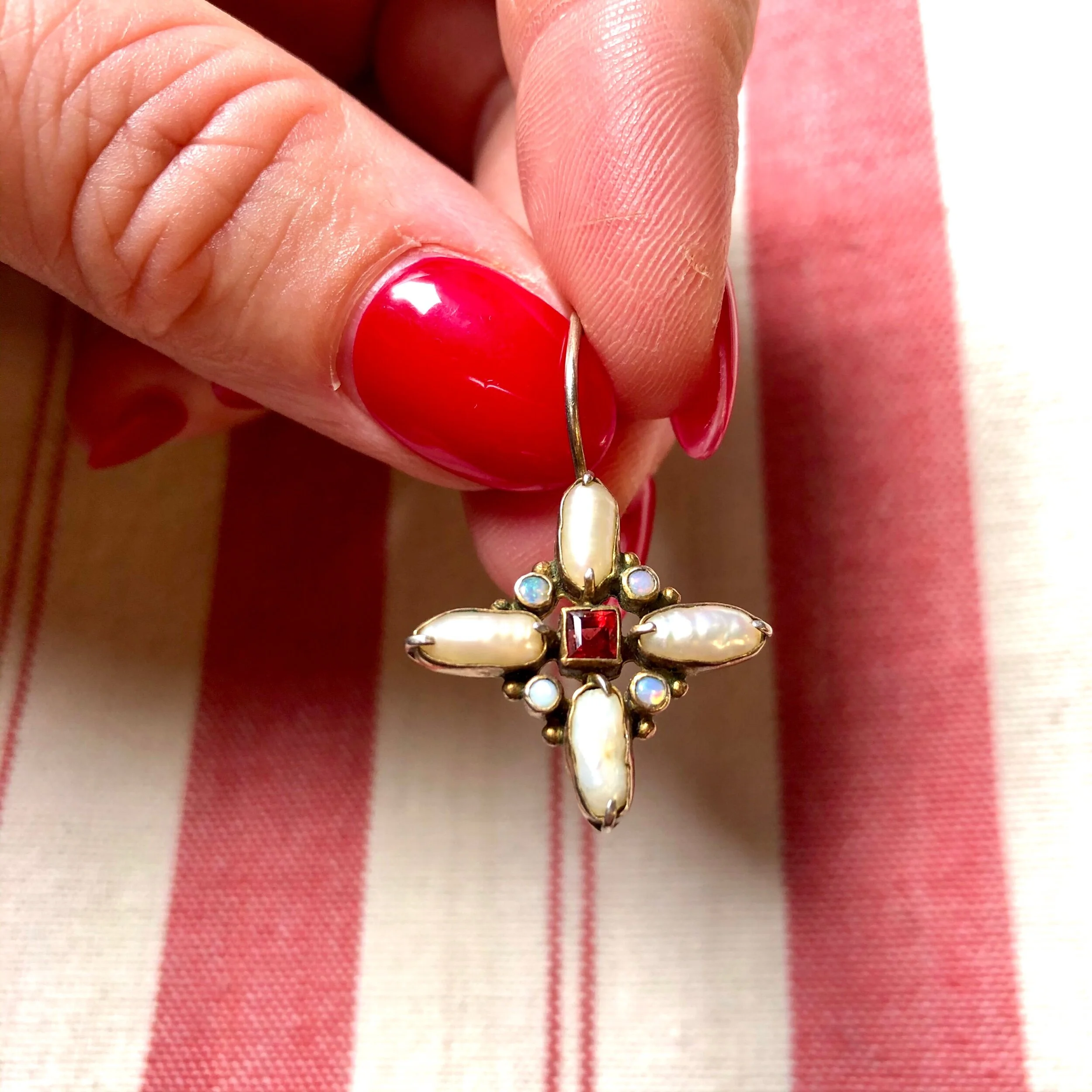 1968653A-FCAF-475D-B445-139FC14A45D0