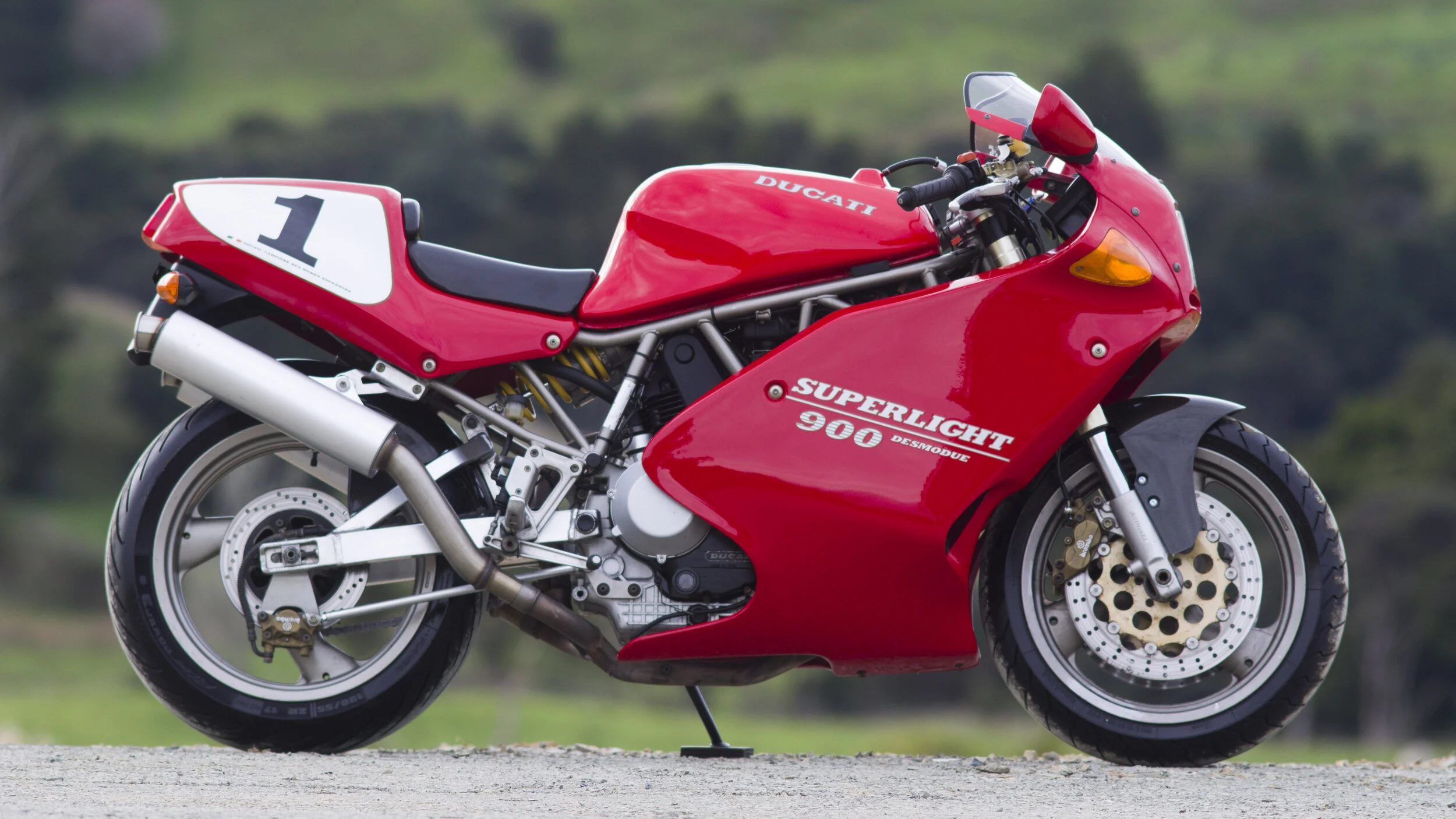 Ducati 900 Superlight.jpg