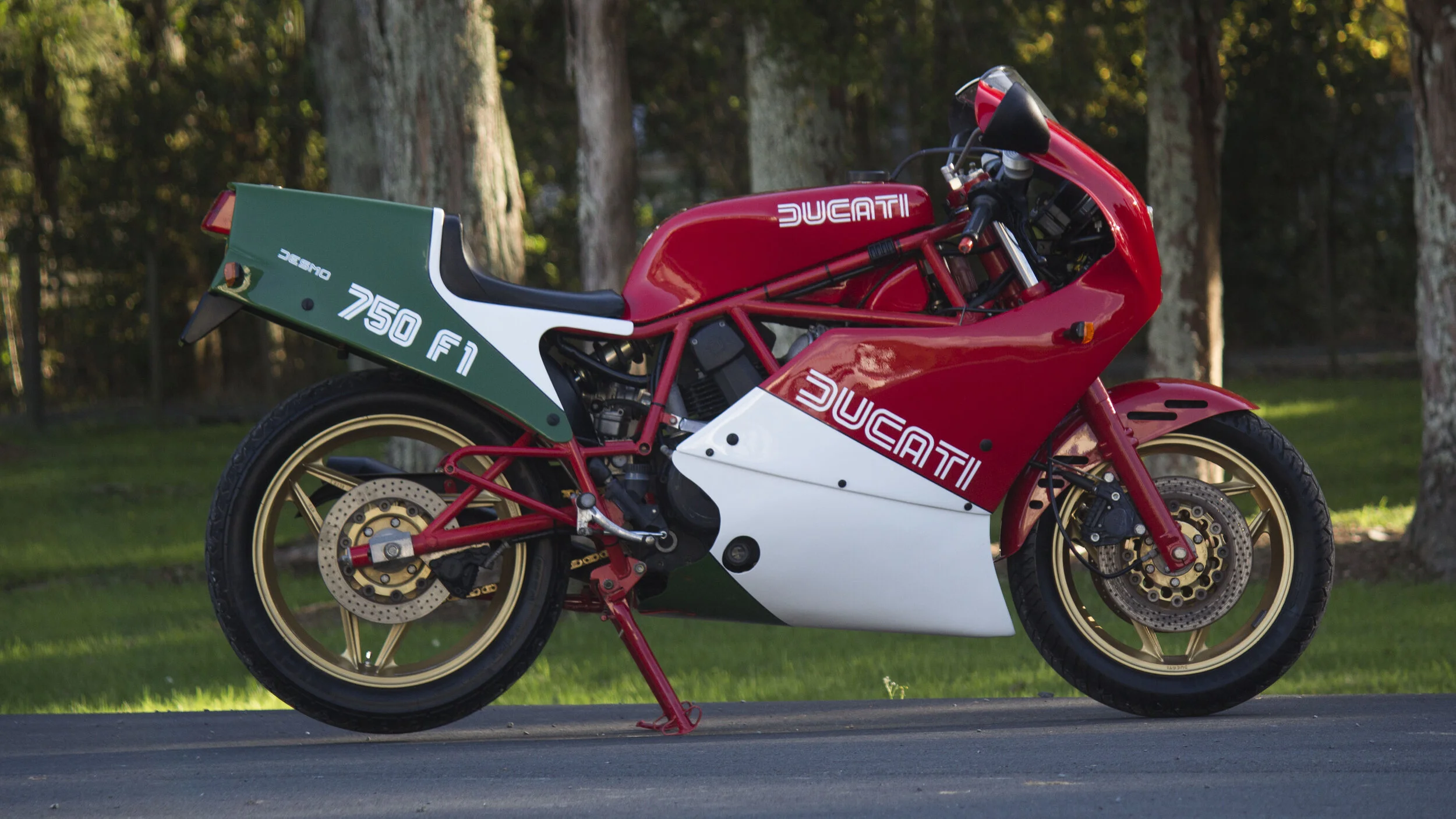 Ducati 750 F1A.jpg