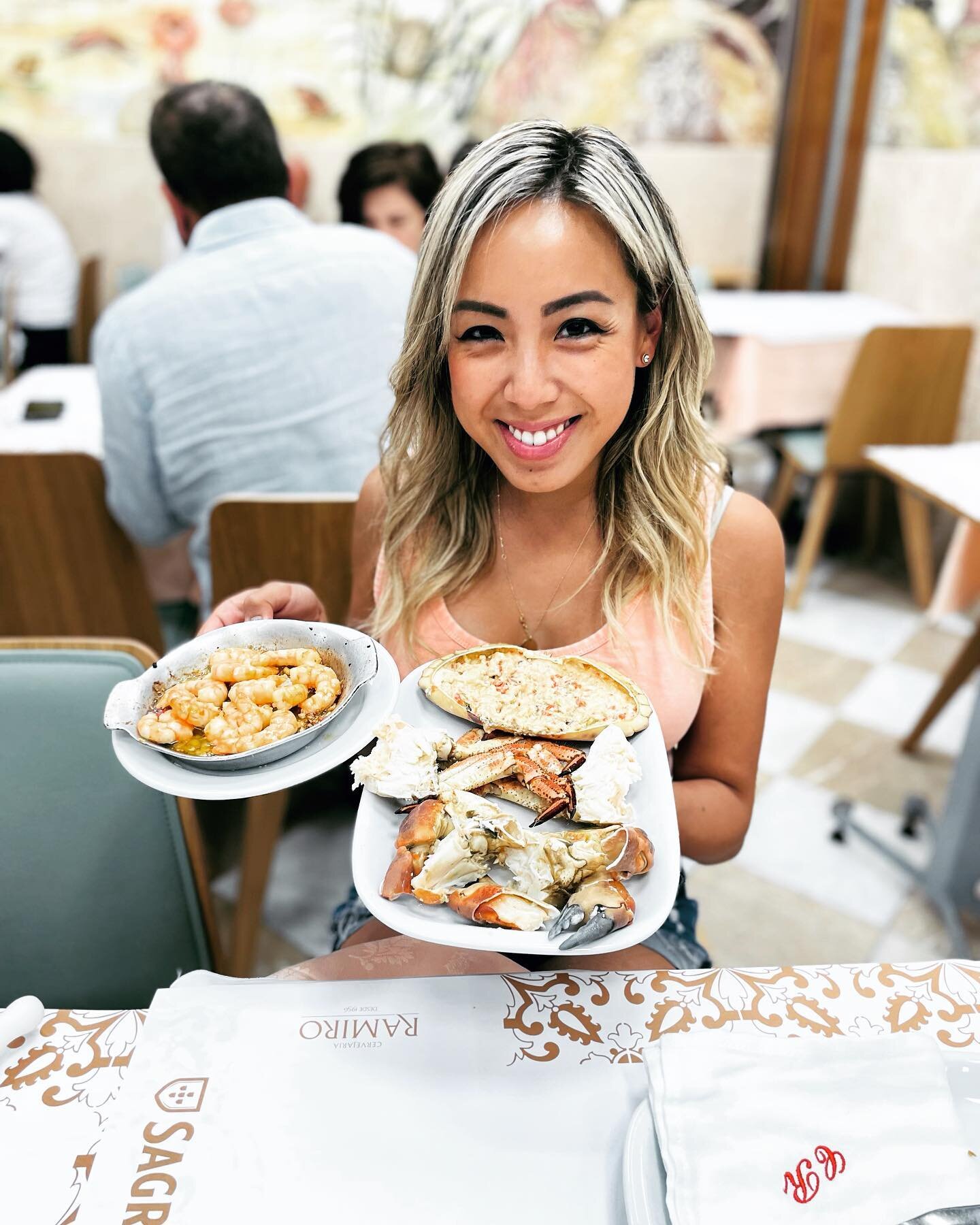 📍Lisboa, Portugal! Better late than never, check out https://enzaeats.com/travels for my last leg in Portugal following Porto and Coimbra. From the wide array of food to the seemingly never ending sight seeing and activities you could partake in - I