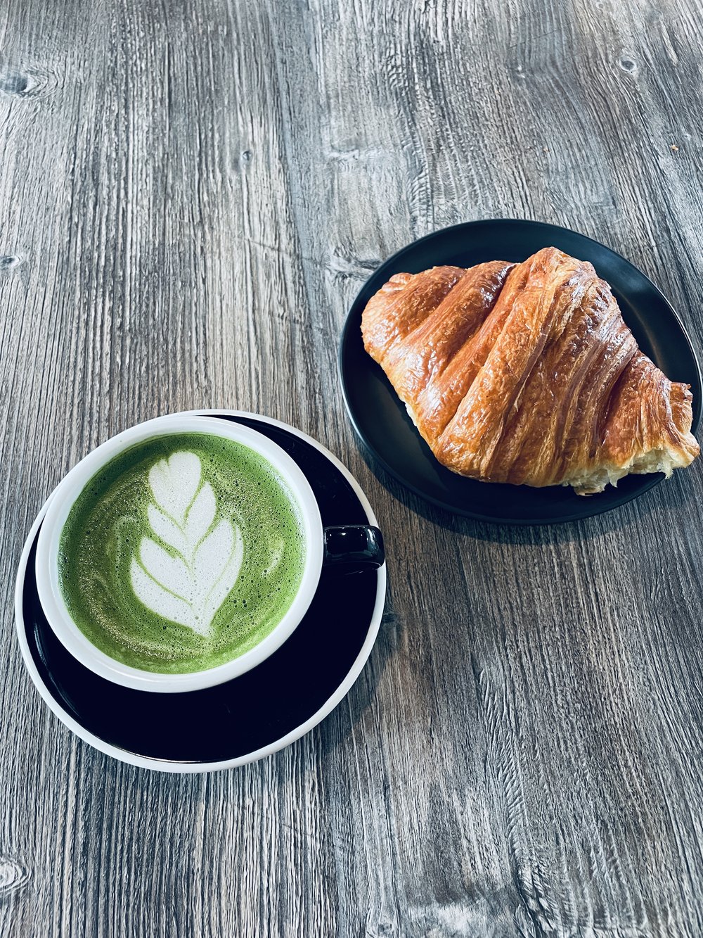 Matcha Lattee and Butter Croissant