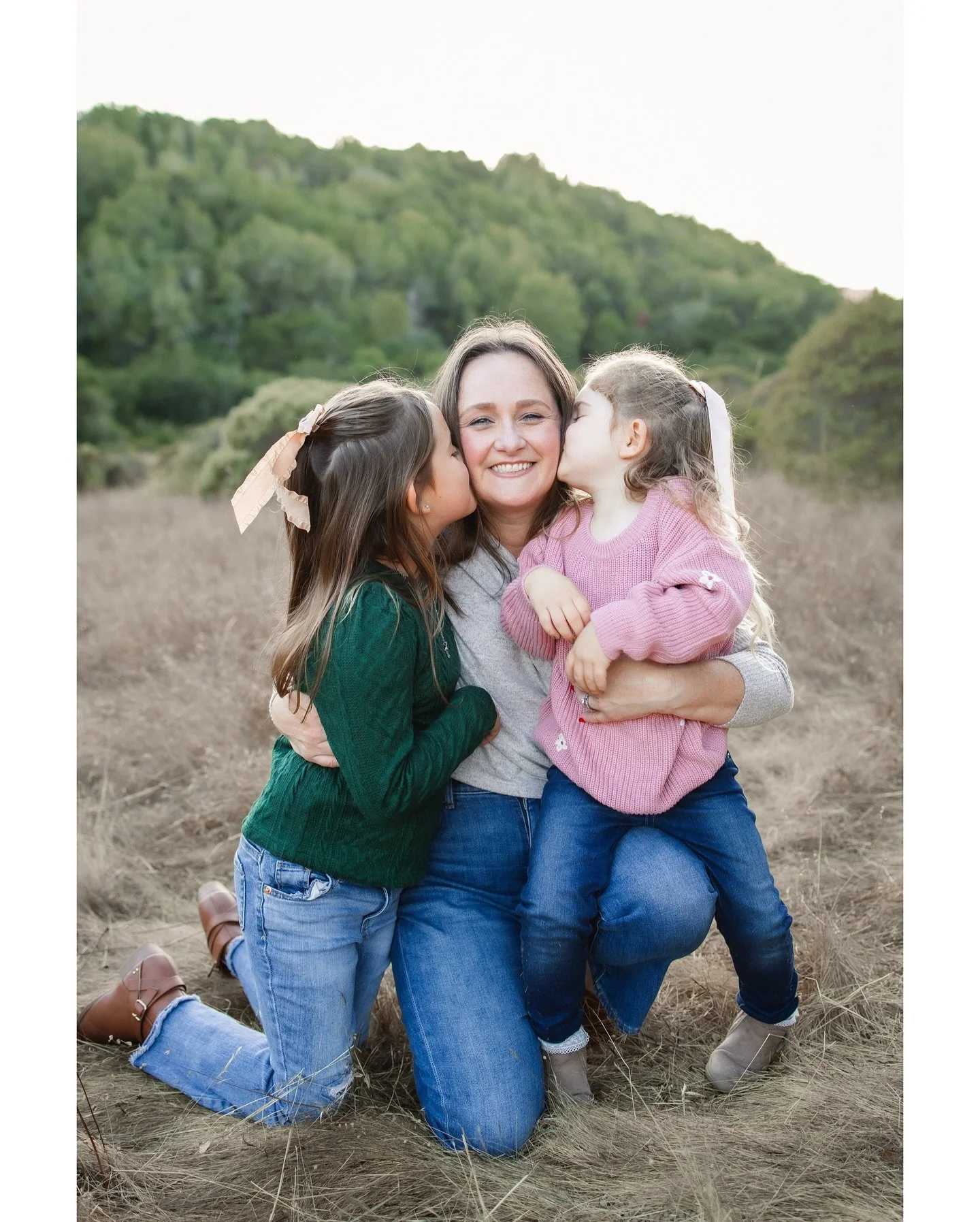 My absolute favorite is when families come back year over year. I love seeing your kids (and dogs) grow! It&rsquo;s like seeing old friends again. Catching up, having fun. It&rsquo;s the best 👌🏻
(Fun fact&hellip; their pup&rsquo;s name is Lemon 🍋.