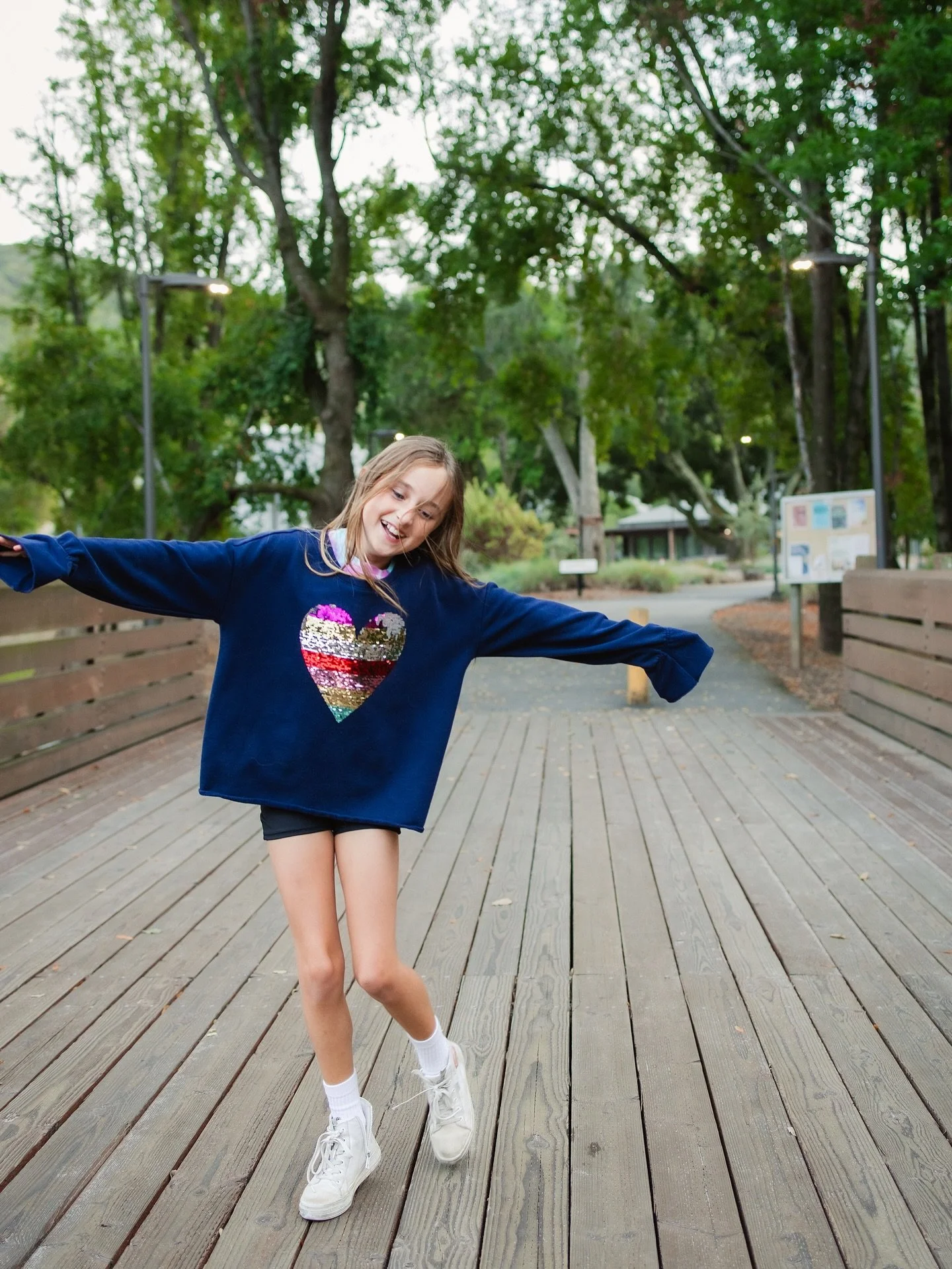 When I take Roe to a shoot 🙃 love my goofball 🥰

#alishiaannephotography