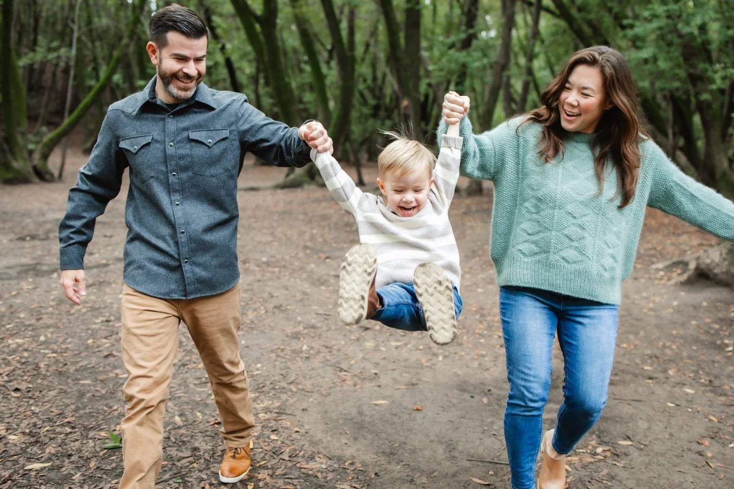Just swinging through Friday.. ready for the weekend! 

#alishiaannephotography