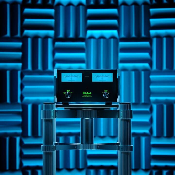 With 450 Watts per channel and the revolutionary McIntosh Autoformer&trade; technology, the MC462 Stereo Amplifier delivers a world-class audio experience. Embrace McIntosh's pure power and precision as just one MC462 elevates your home audio to new 