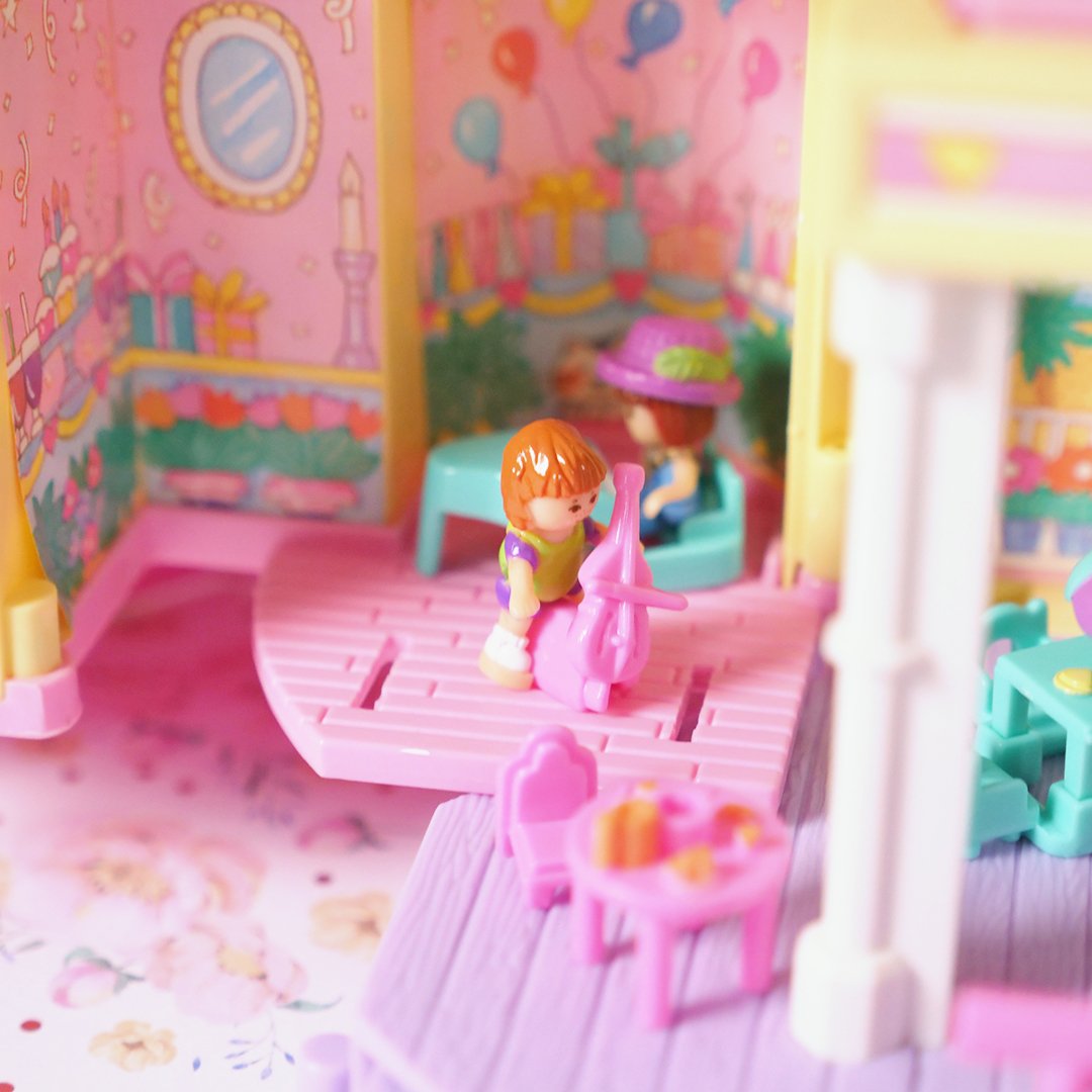 Vintage Polly Pocket Clubhouse 1995