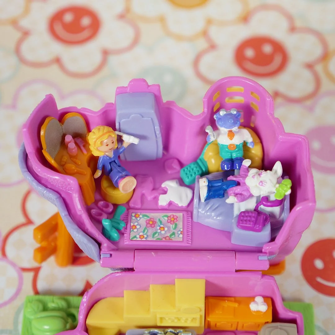 vintage-polly-pocket-pollyville-dog-elephant-giraffe-rabbit-house-14.jpg