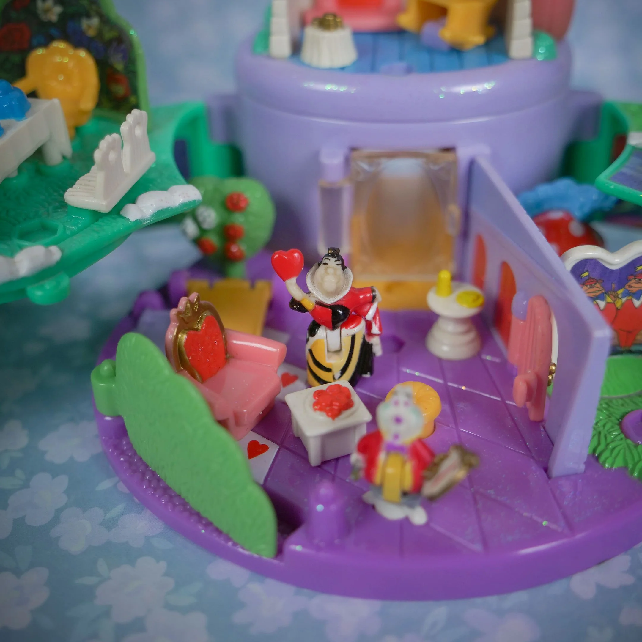 vintage-polly-pocket-alice-in-wonderland-bluebird-1996-05.jpg