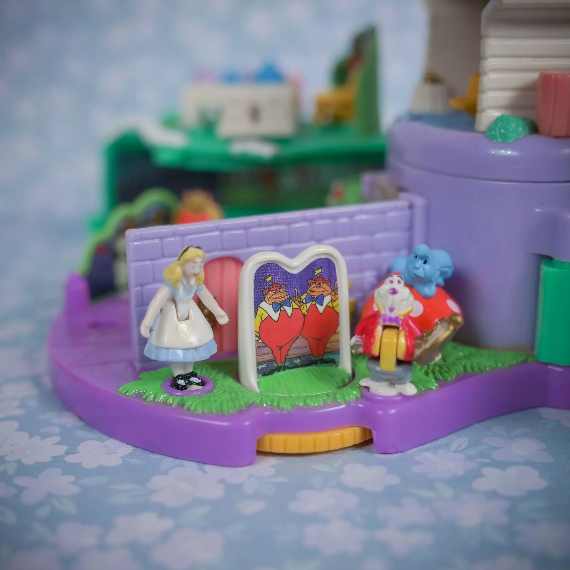 vintage-polly-pocket-alice-in-wonderland-bluebird-1996-06.jpg