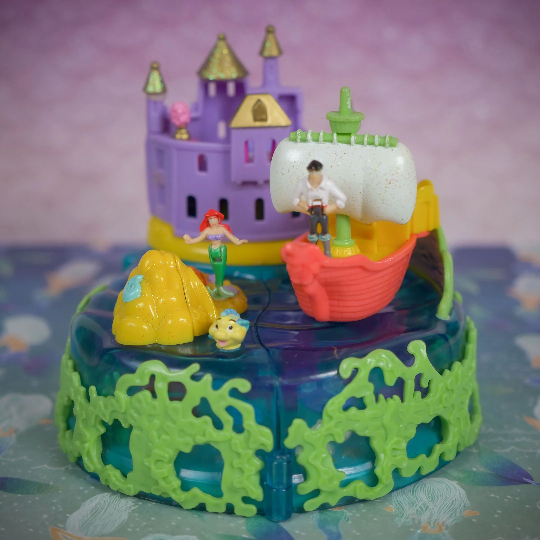 vintage-polly-pocket-little-mermaid-ariel-undersea-kingdom-1996-01.jpg