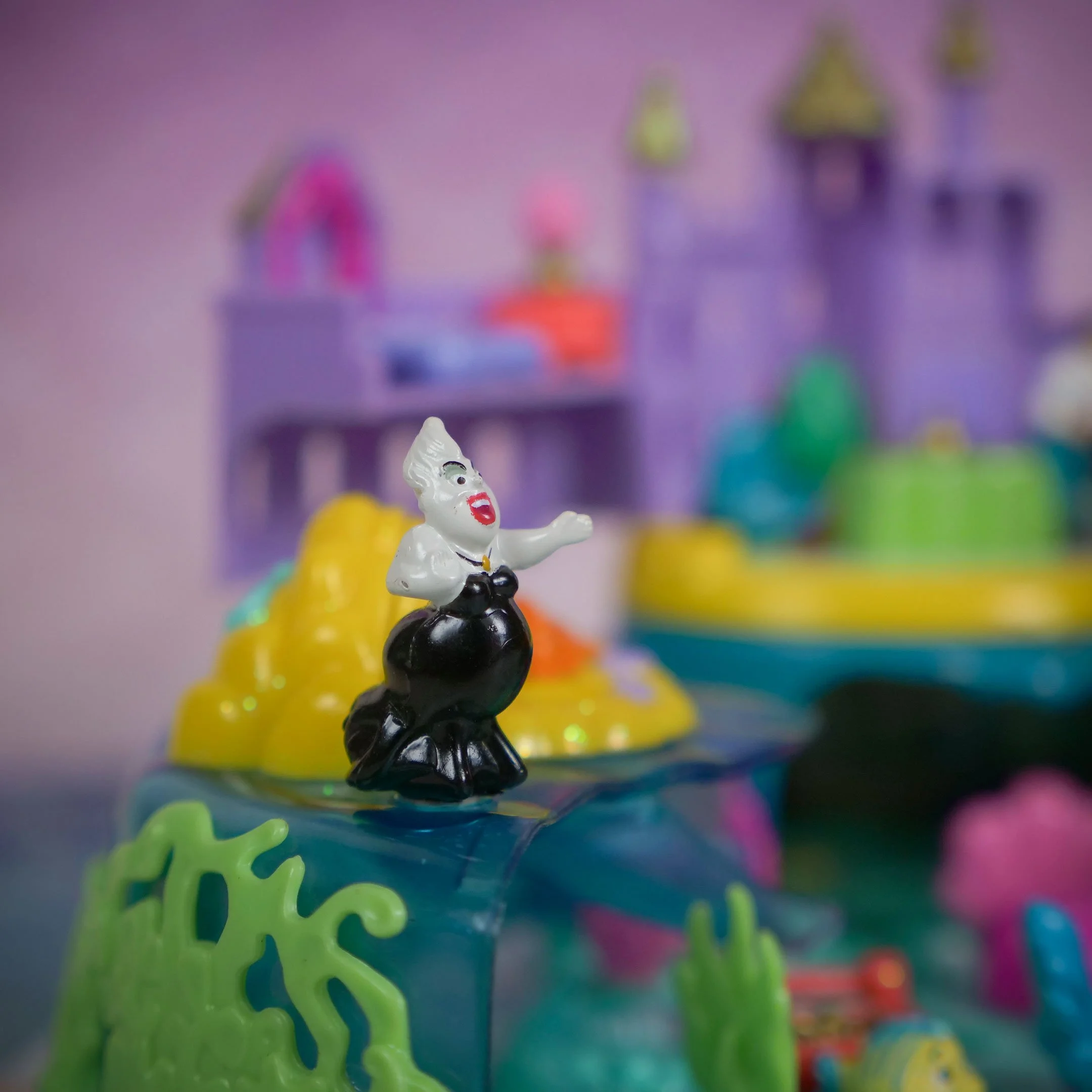 vintage-polly-pocket-little-mermaid-ariel-undersea-kingdom-1996-04.jpg