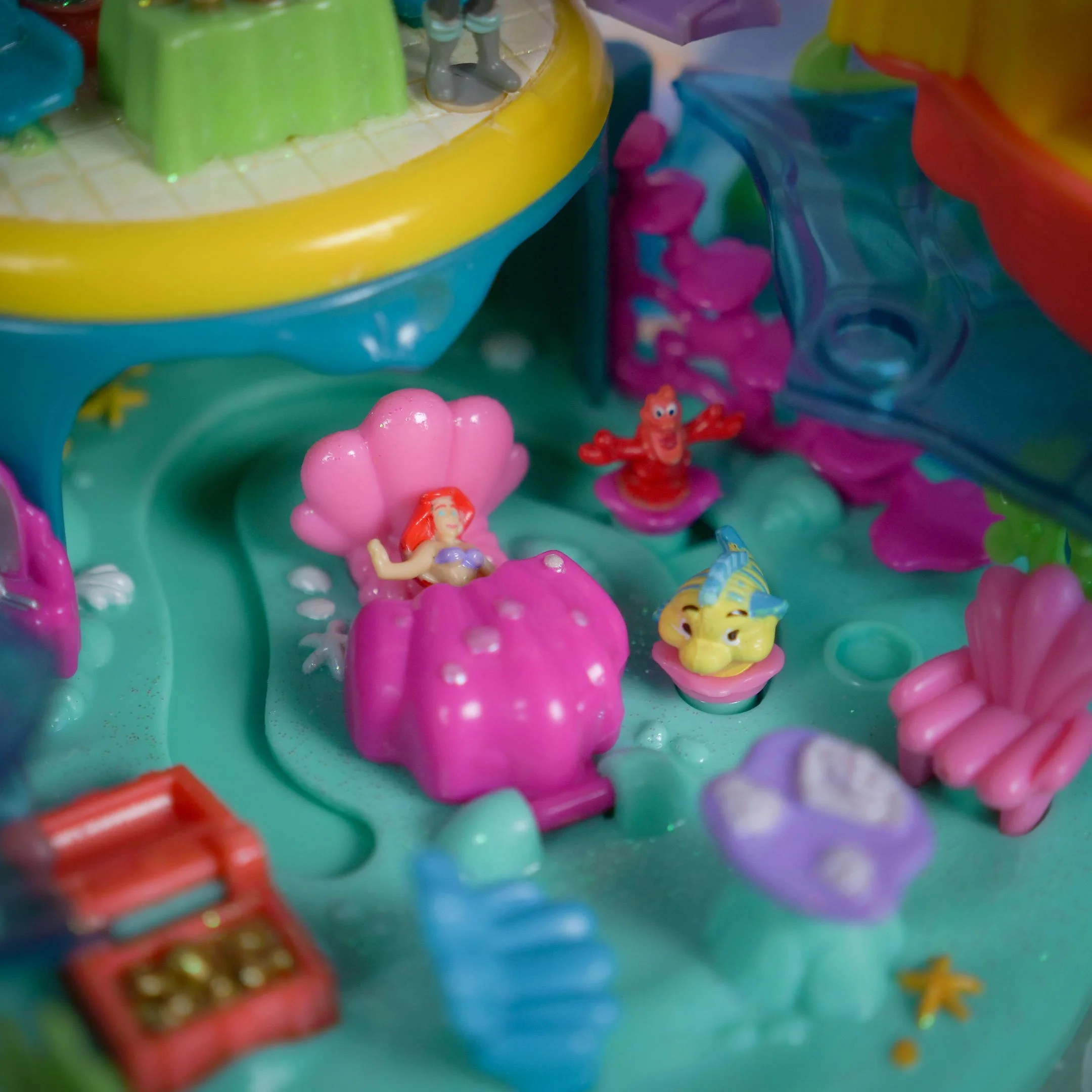 vintage-polly-pocket-little-mermaid-ariel-undersea-kingdom-1996-06.jpg
