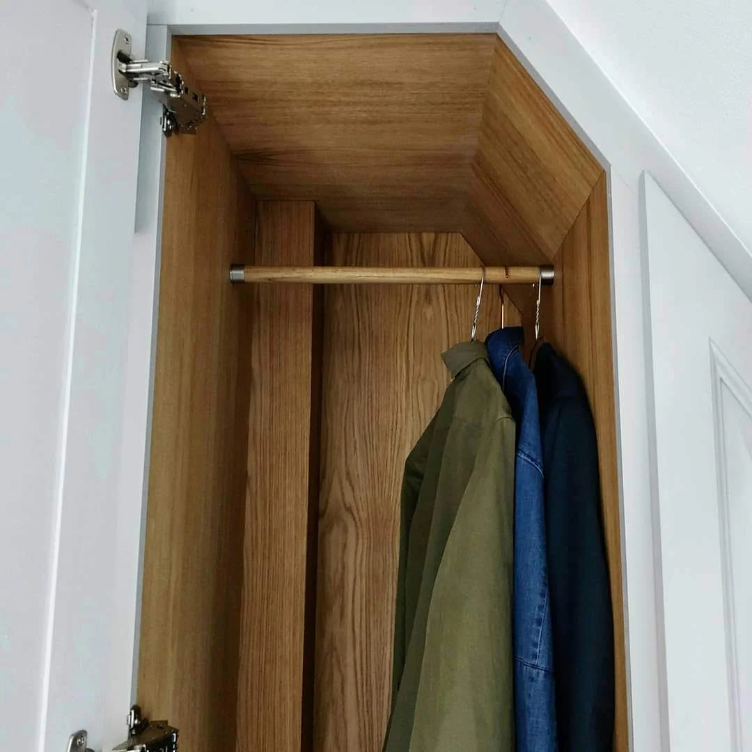 snedker_garderobe_bøjlestang_david_pepke.jpg