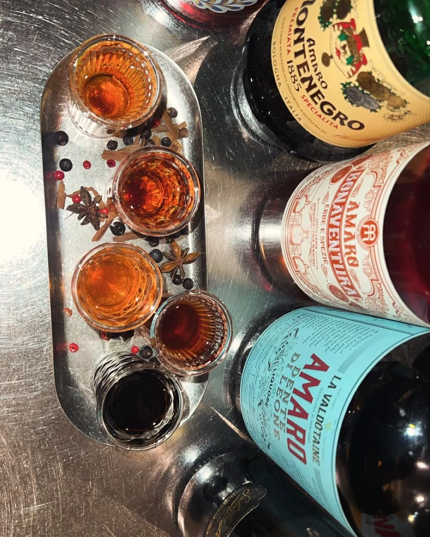 TOT VANAVOND 🥃
Wil je reserveren (met de food menu van 29,5&euro;pp)? 💌 Mail naar info@amaro.gent

Ook open vrijdag 1/11 - 
en op zaterdag 2/11 Allerzielen vieren Amaro x Eva 💛 @eva_verschaeren