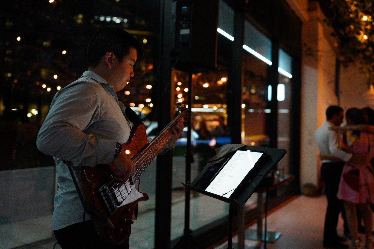 Winny on bass = guests on the dance floor. That's science 🧪

Dance the night away at your wedding + get in touch with Blue Collar Band to get live music throughout the night - canapes, first dance, DF and more!

#weddingmusic #liveweddingmusic #live