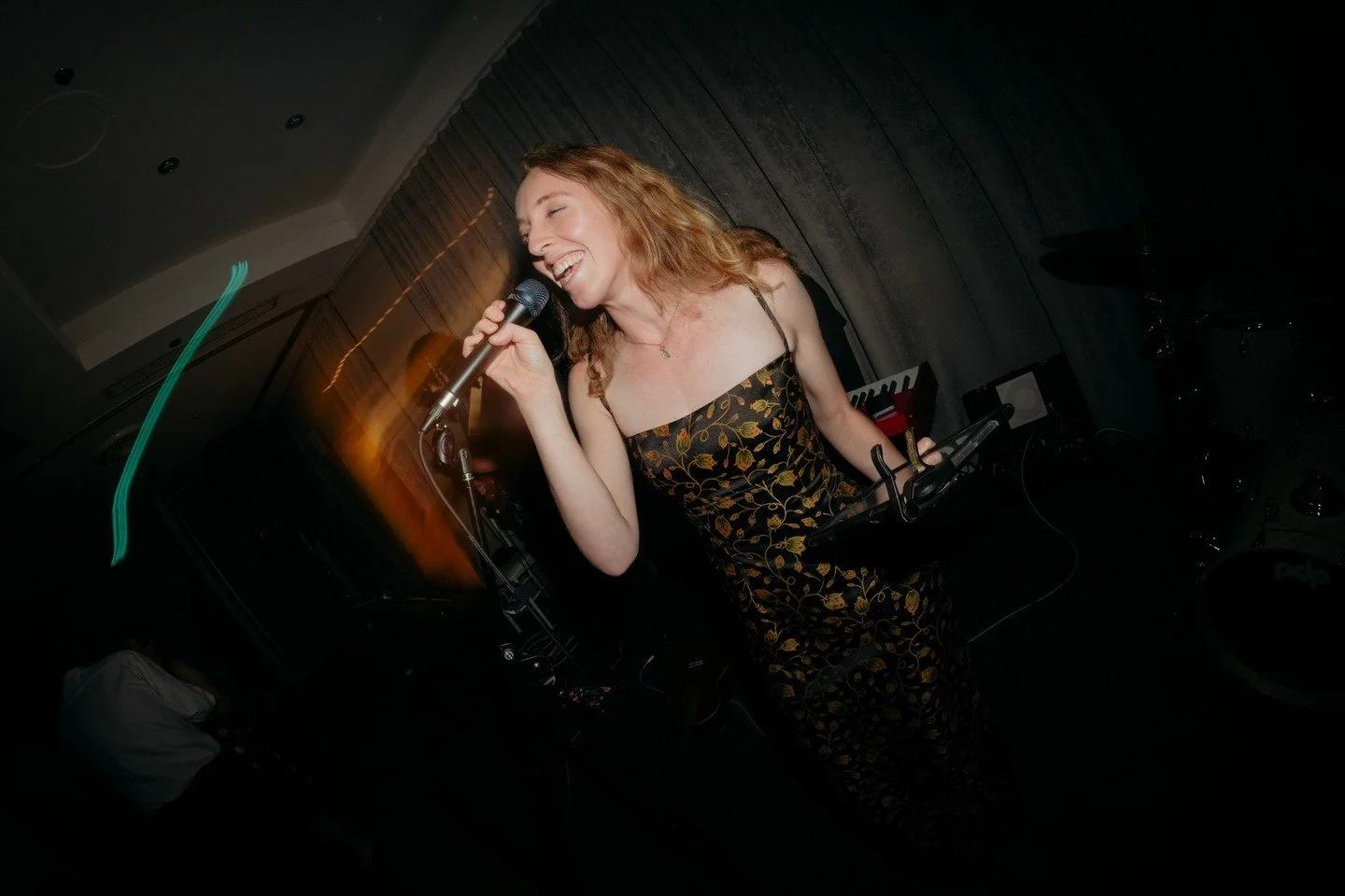 What's your favourite DF song? For Iz of Blue Collar Band it's gotta be Lose Yourself - Eminem. See it and believe it kind of energy!

#weddingmusic #liveweddingmusic #liveweddingband #dancefloor #weddingdancefloor #sydneywedding #sydneyweddingmusic 