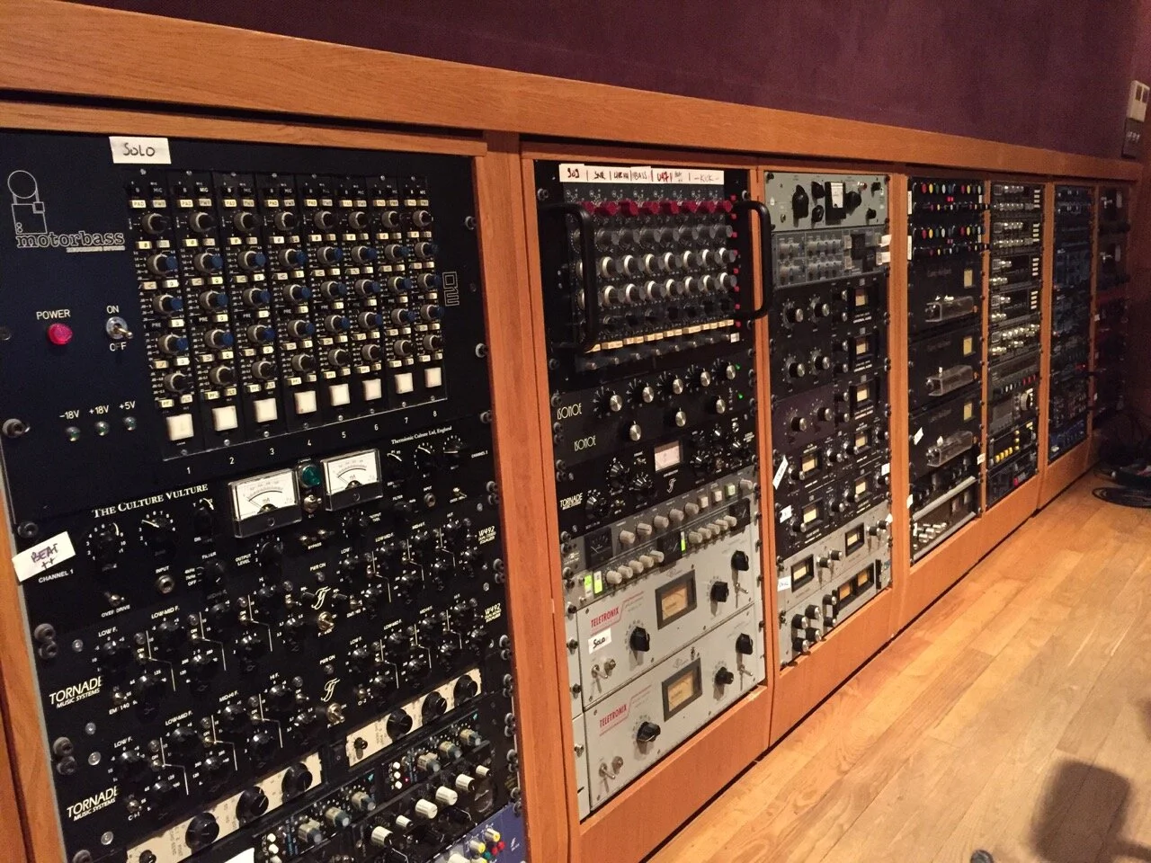 MOTORBASS EFFECT RACK2B.jpeg