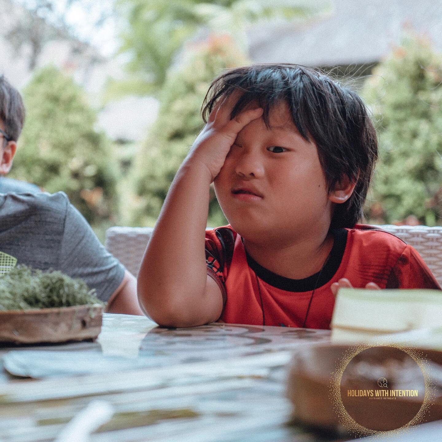 Aww.. we miss the magical Bali breeze and the scent of the fresh flowers in the morning...
🌺
Memories from our retreat in September last year, where we learnt how to hand weave our own flower baskets with coconut and banana leaves.
We sat connected 