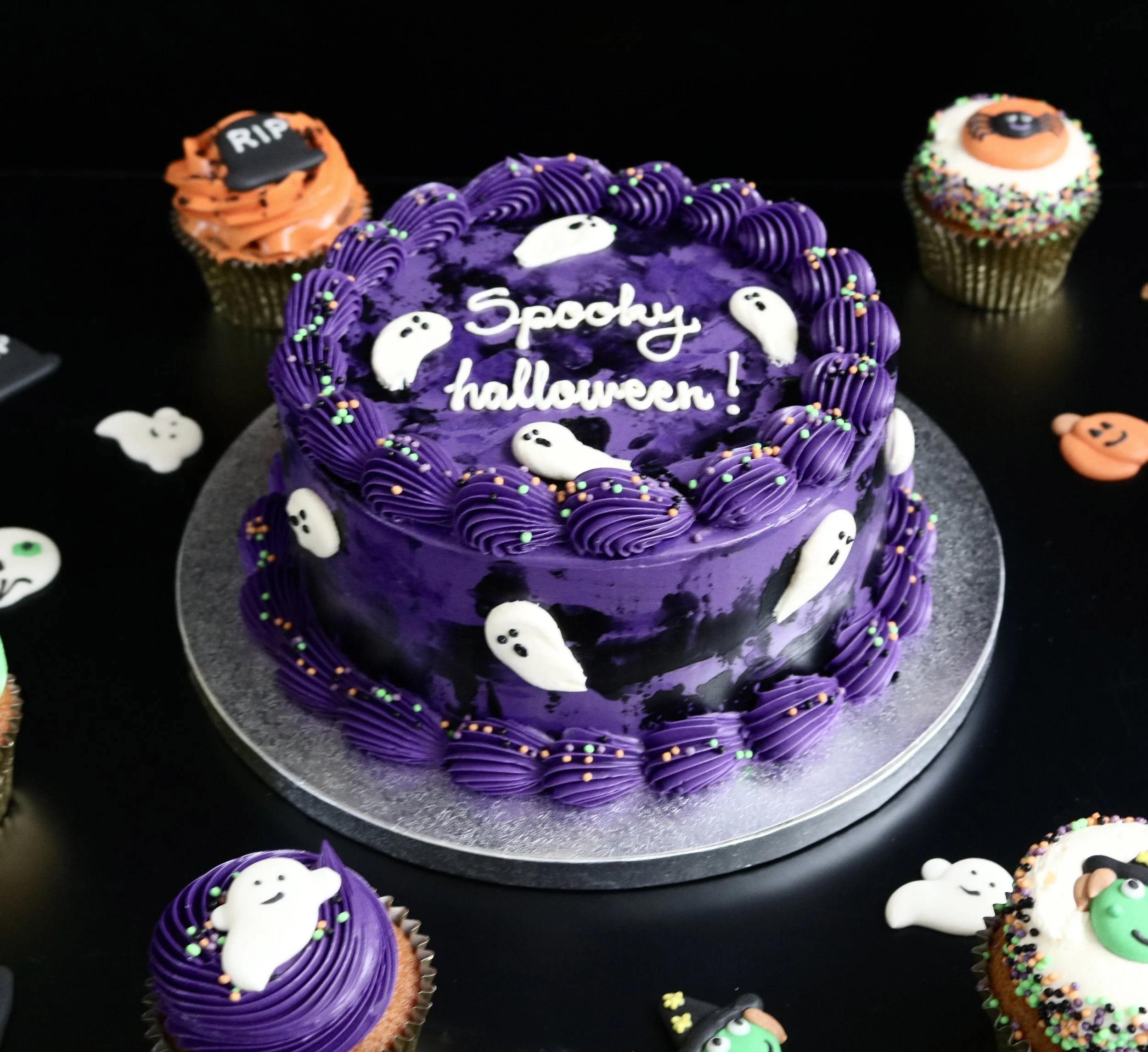 Spooky Ghost Halloween Cake