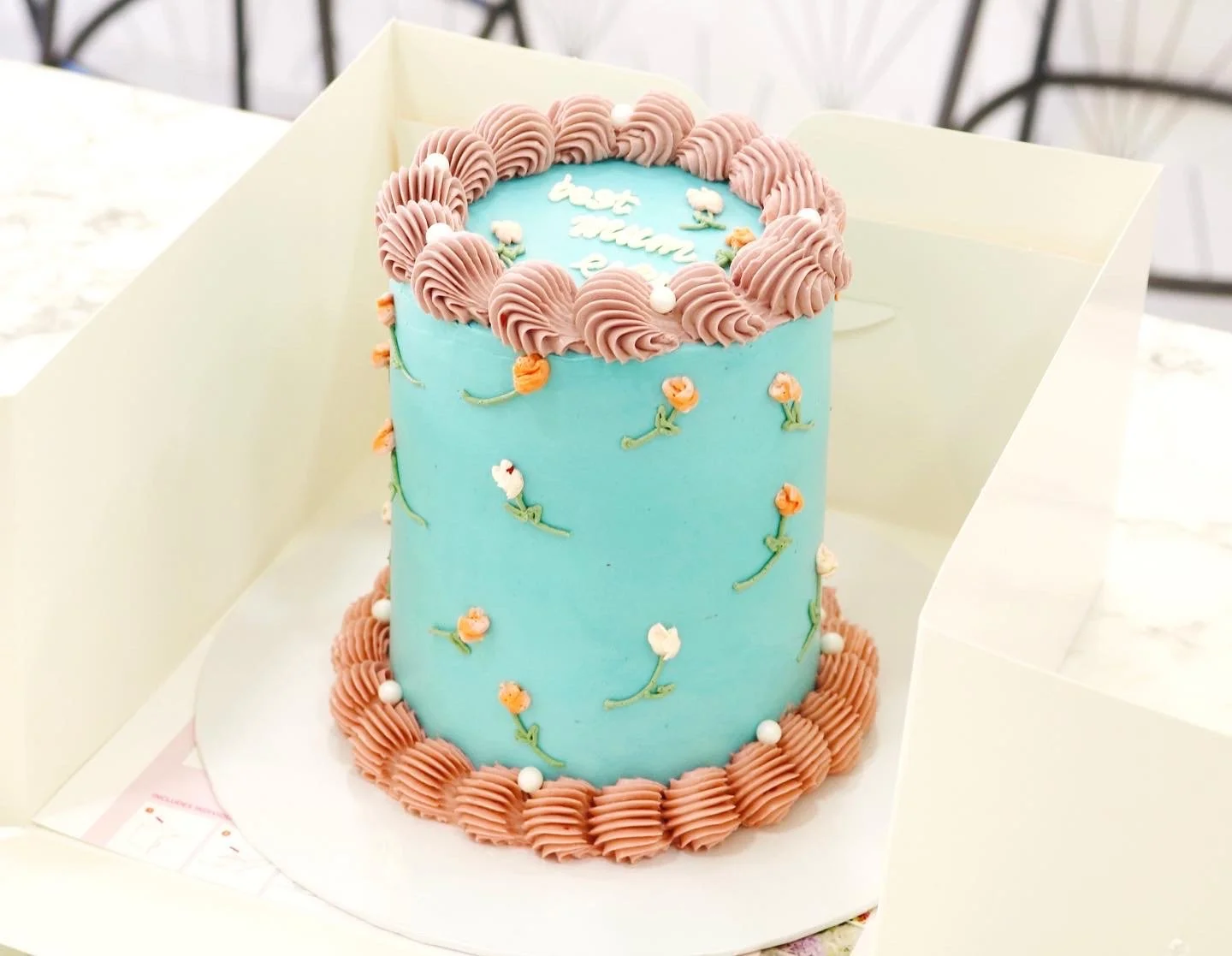 Blue and lilac roses vintage cake London | Em Cakes