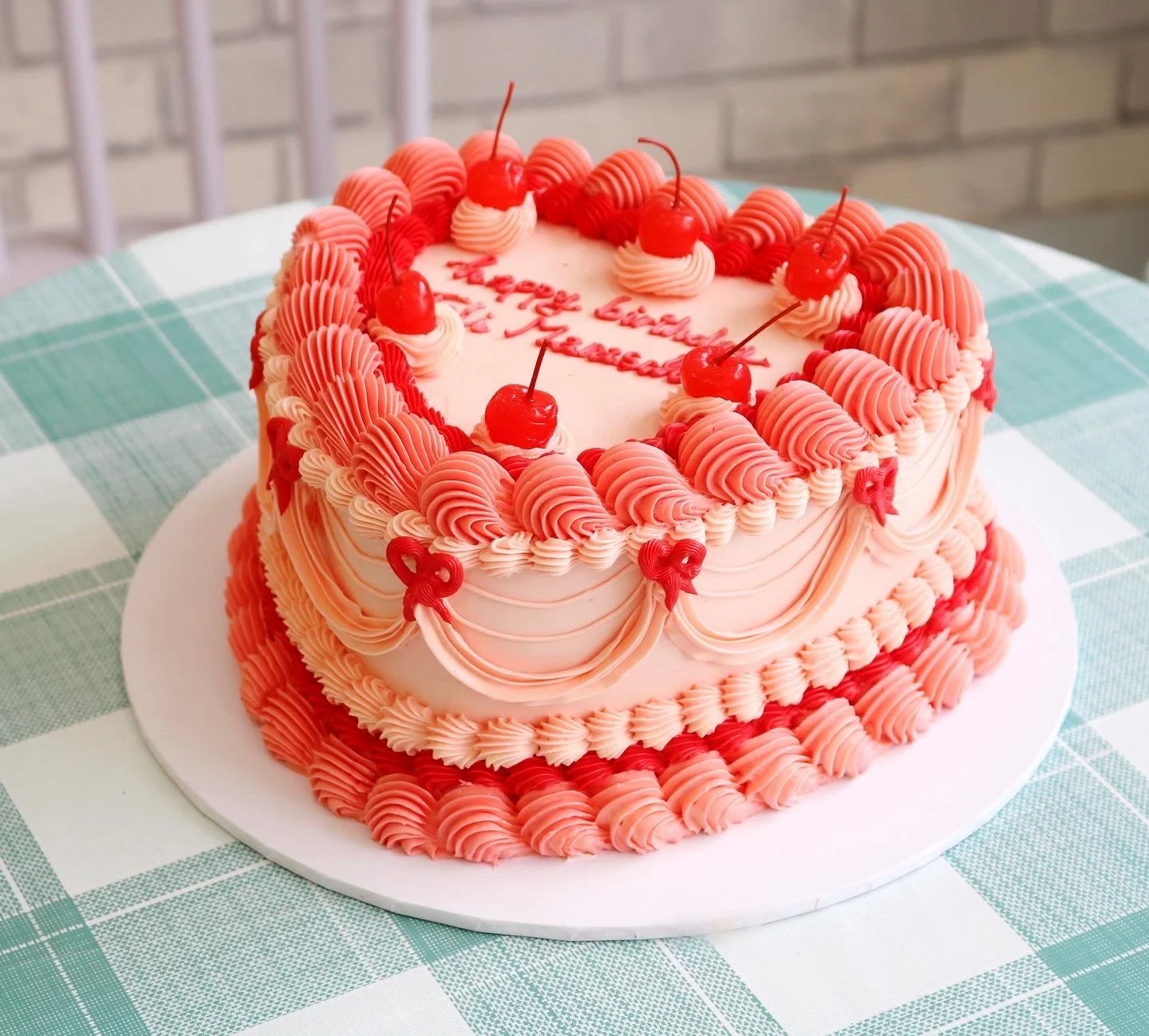 Lovely Romance Vintage Heart Cake in London | Em Cakes