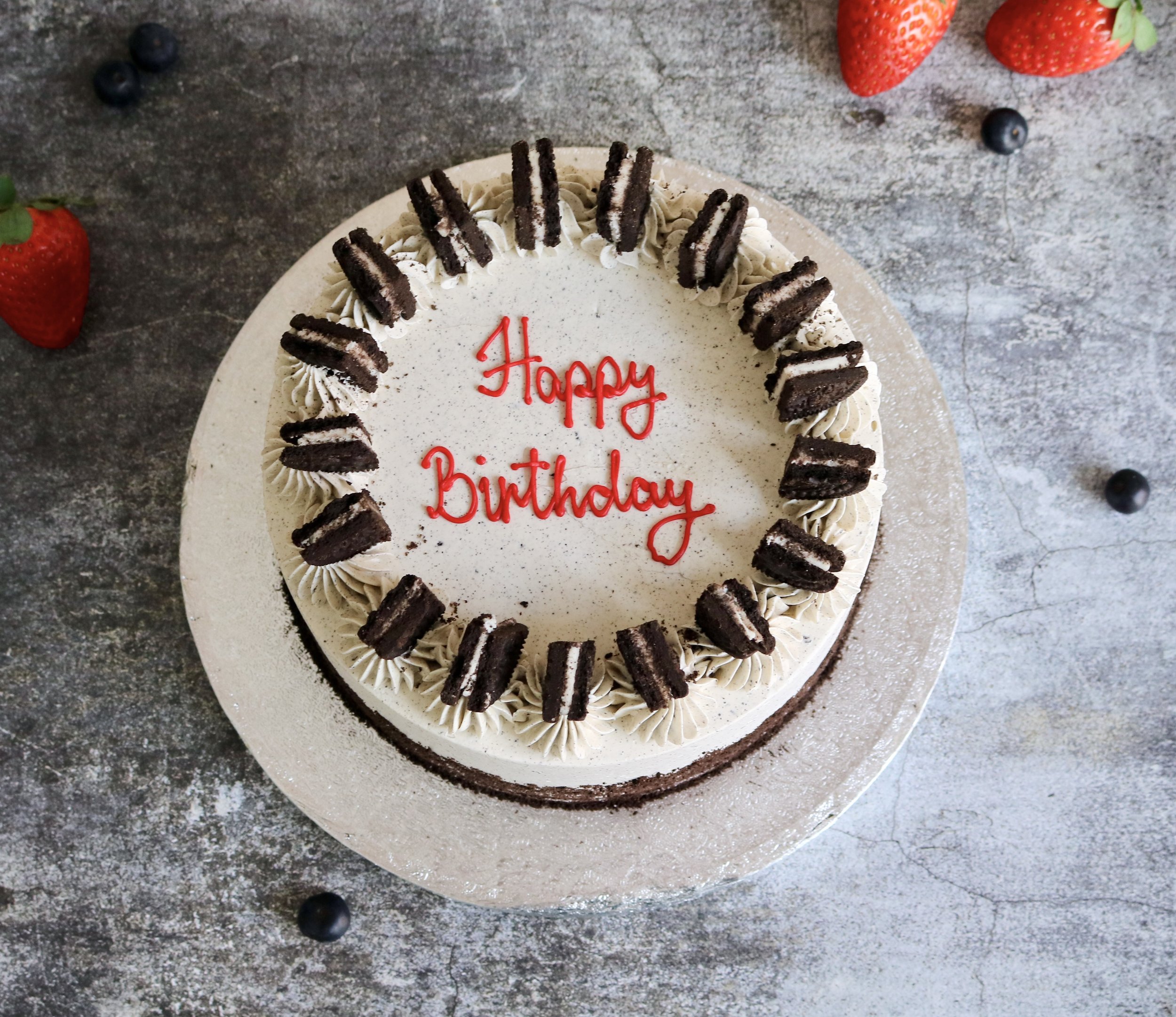 Chocolate Cookies & Cream Cake