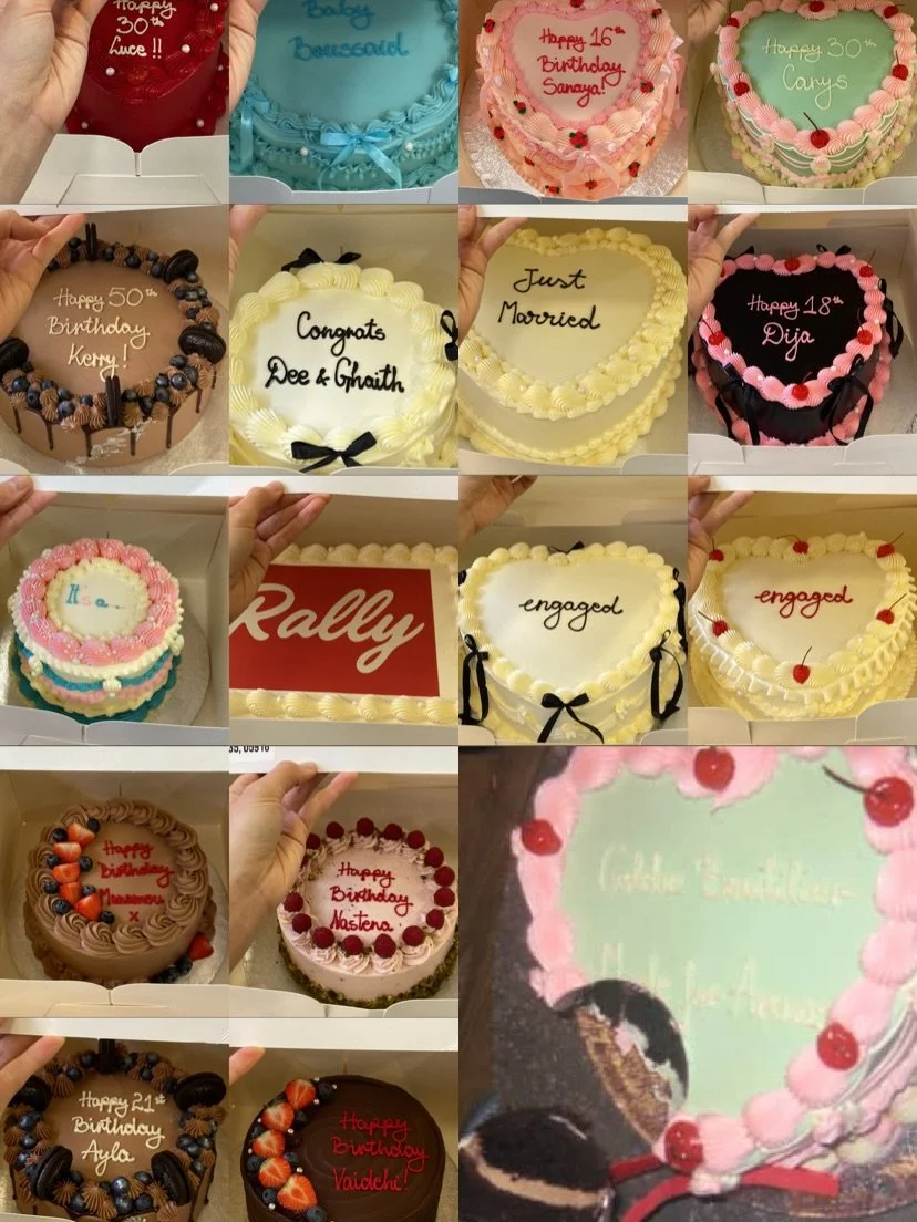 Cozying up to winter celebrations 🎂😋🍰
.
.
.
.
.
.
.
.
.
.
.
.
#birthdaycake #vintagecake #londonweddingcakes