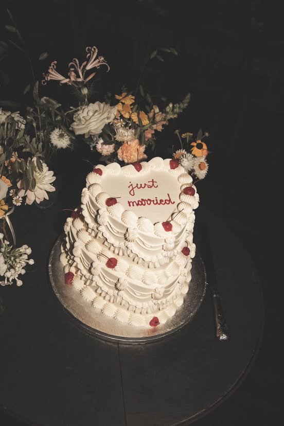 Autumn and Winter Wedding Cakes for 2026: Styles Worth Considering Now