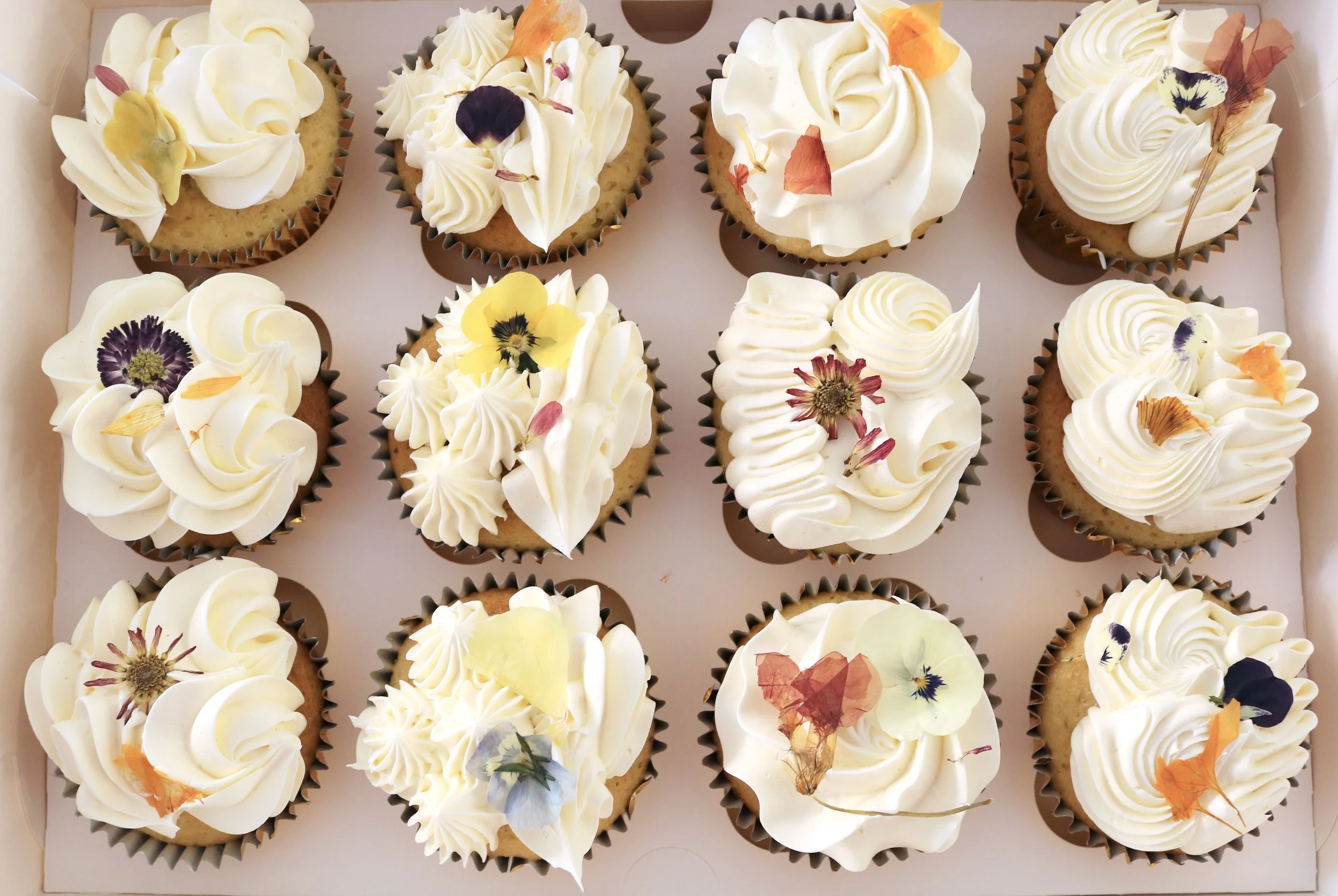 Edible Flowers For Cakes London