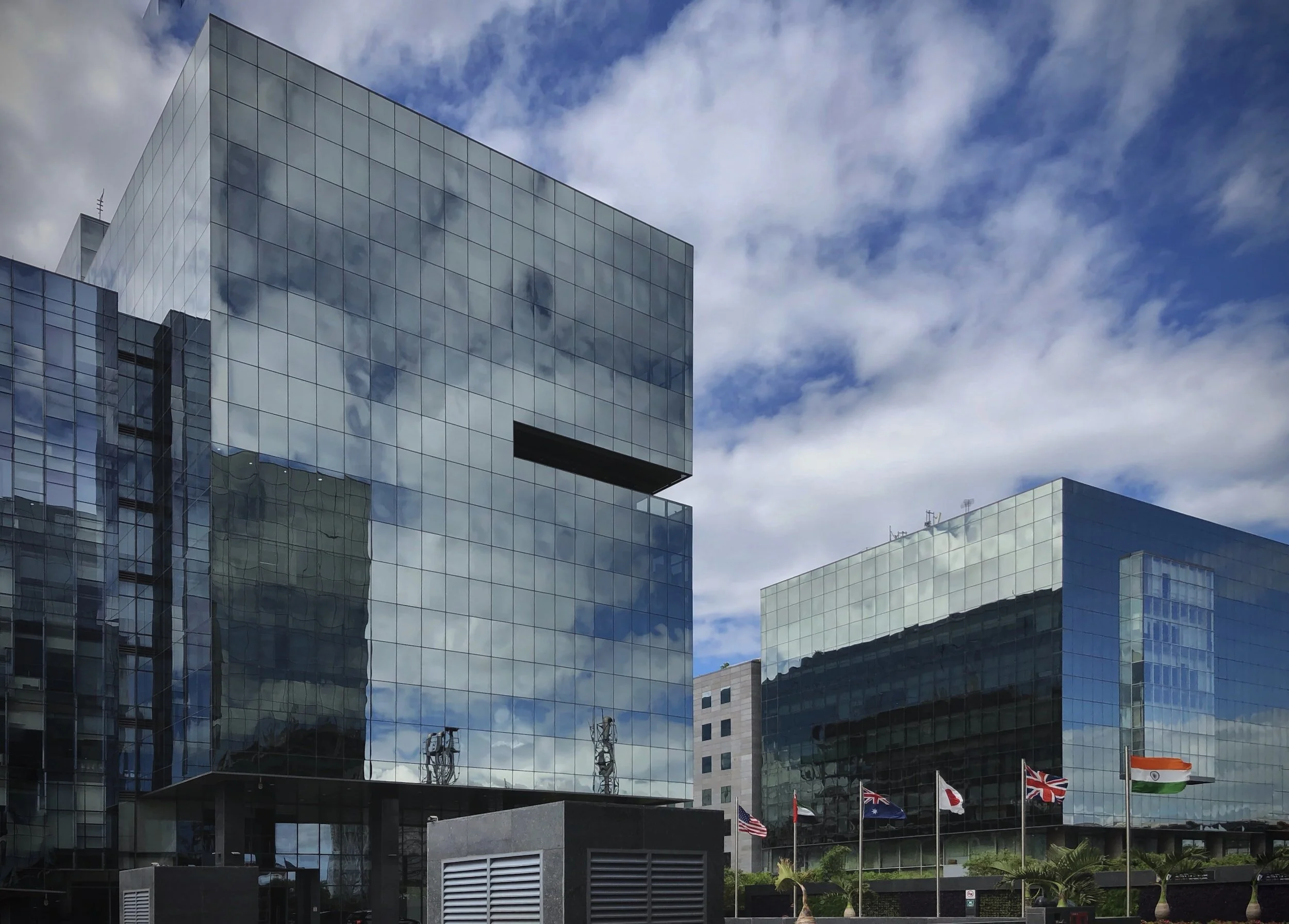 The Advantages of Investing in Commercial Mortgages