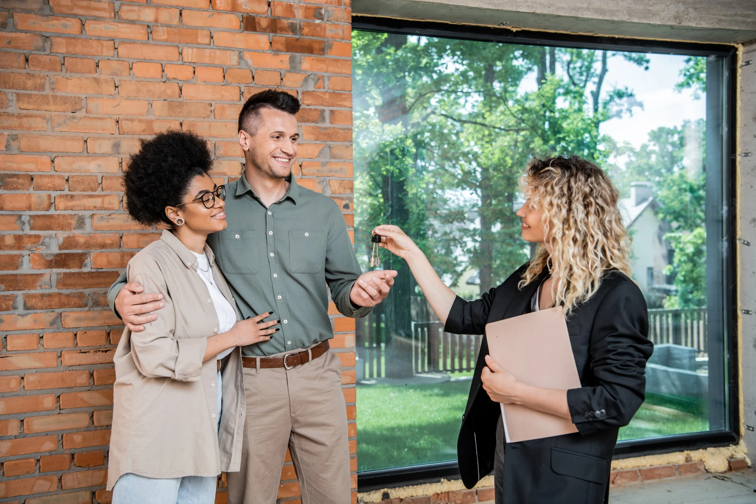 A Practical Guide for Newcomers to Canada: Successfully Navigating the Home Buying Process