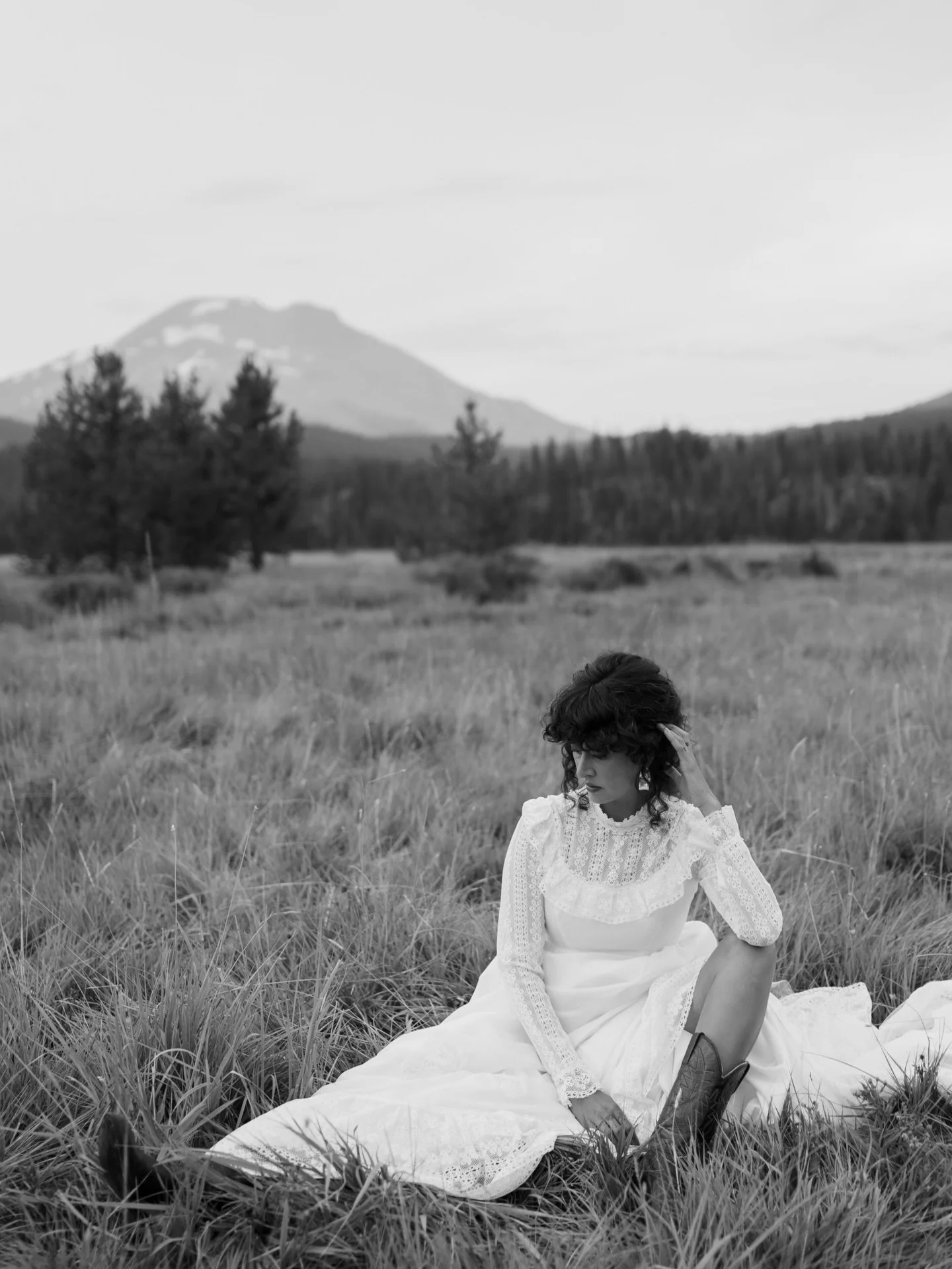 Happy birthday to this babe! 💕

Concept | @tilldeathdoweadventure
Photographer | @tilldeathdoweadventure 
Florals | @theslowcult 
Dress | @elizabethdye and vintage
Rentals | @ardeneventcollective 
Cake | @dreamcakespnw 
HMUA | @marinahaynes_artistry