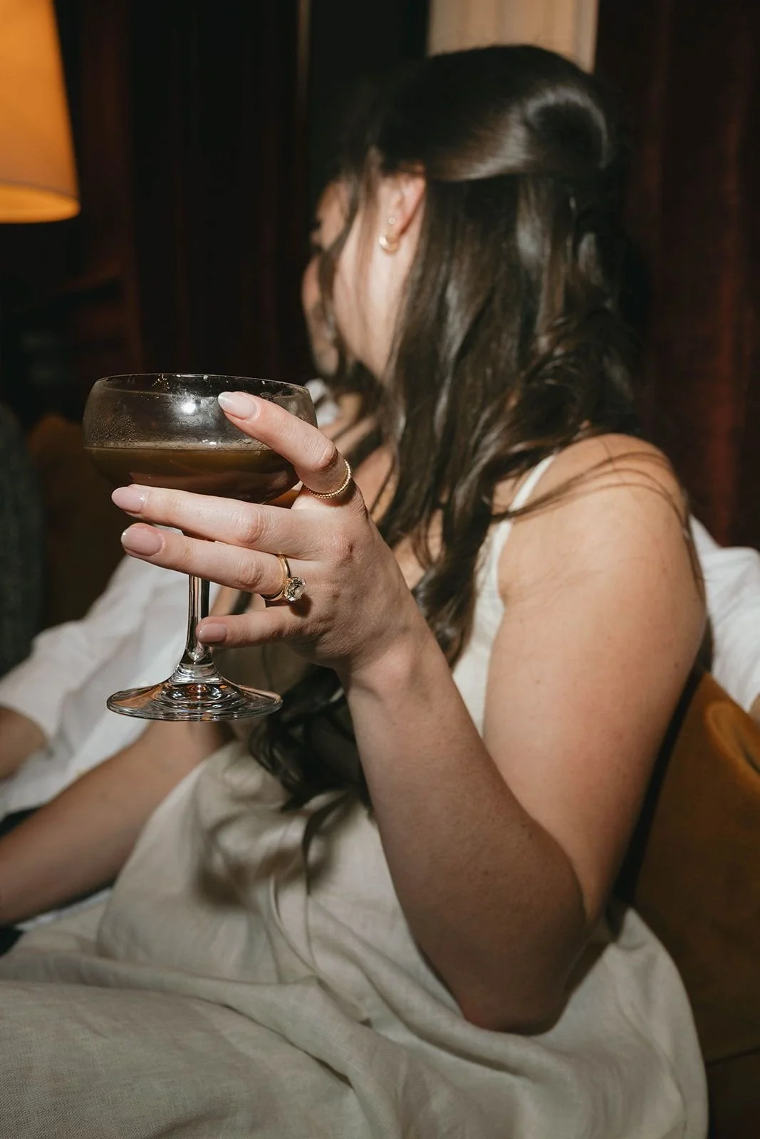 Espresso martinis as part of your engagement session? Yes, please! ⁣
⁣
#portlandengagement #OregonWeddingPhotographer #engagamentring