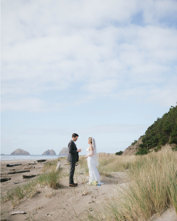 Couple exchanging vows on the Oregon Coast