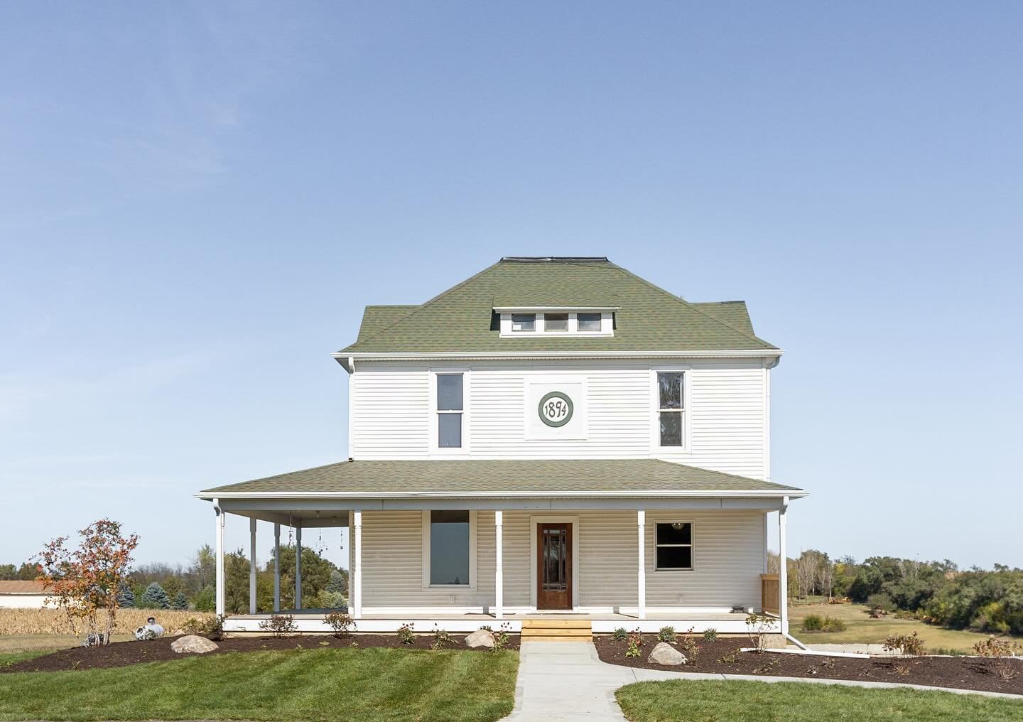 Venue Announcement: The 2025 writing retreat will be held at Veseli, An Event Venue just outside of Springfield, NE. Ten minutes from Omaha/Interstate 80, this is a dreamy venue for a writing retreat. This beautifully converted farmhouse is full of P