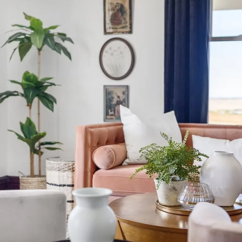 Where would you like to settle in for a writing session? Take your pick at the amazing venue for our writing retreat on the 20th. This converted farmhouse is full of cute sitting areas perfect for some story inspiration.

@veselivenue 

#inkandpaperr