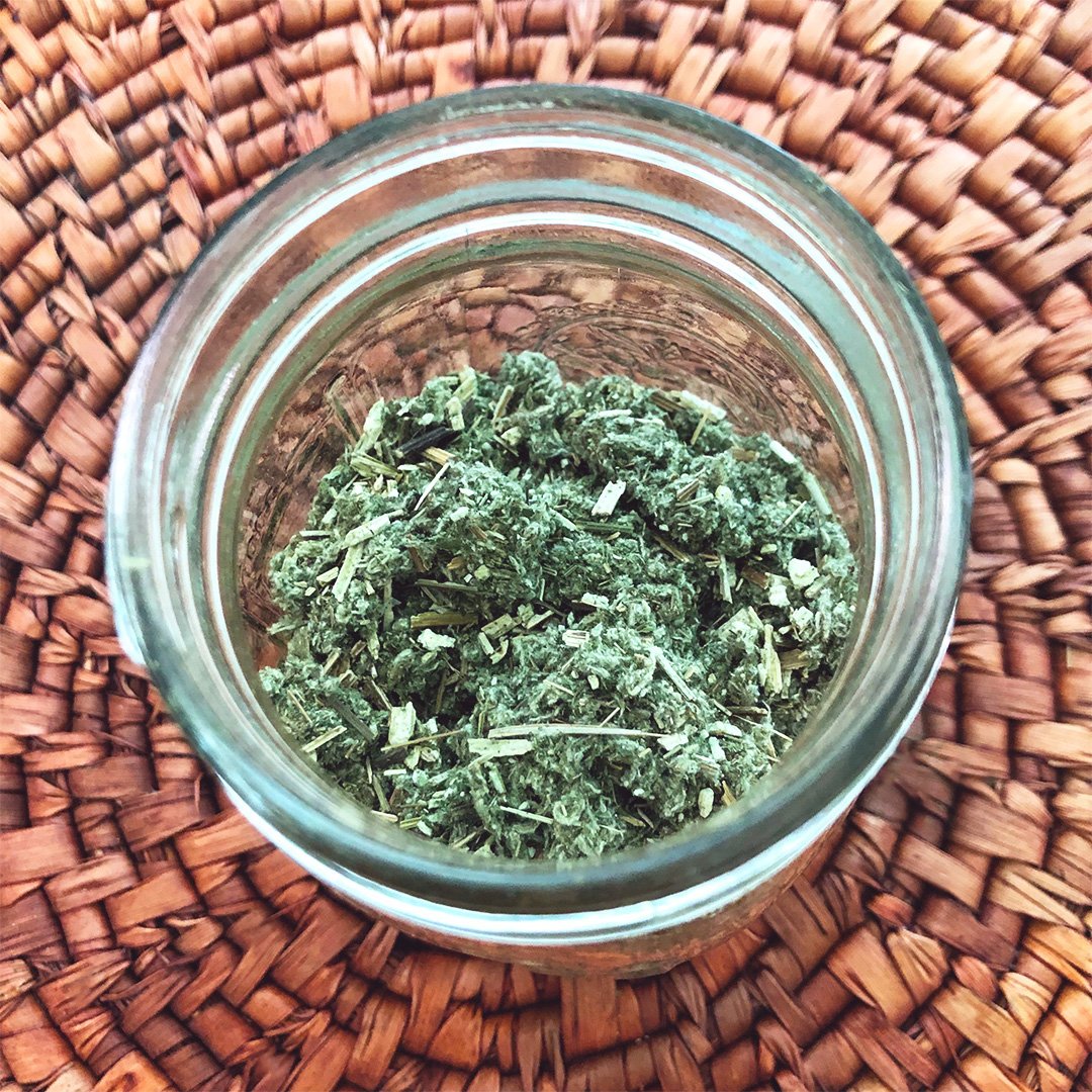 Mugwort_in_jar_tincture_USE_2.jpg