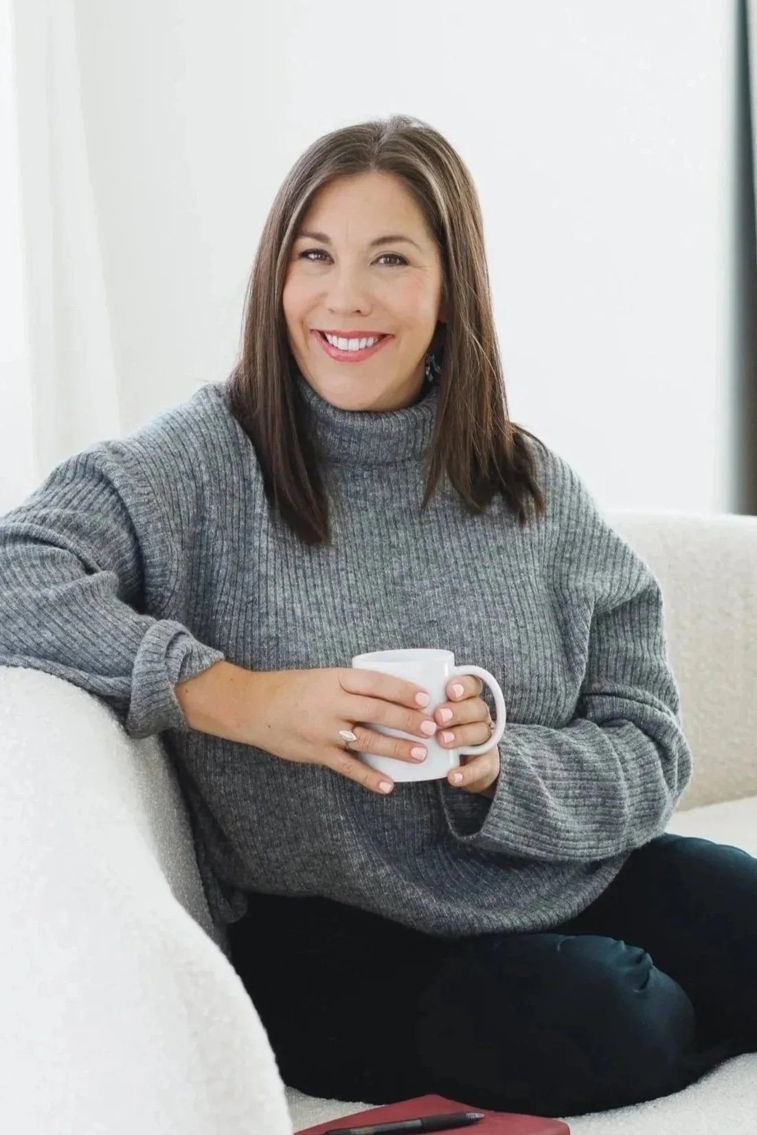Sara Amos, LCSW 
Therapist + Owner 