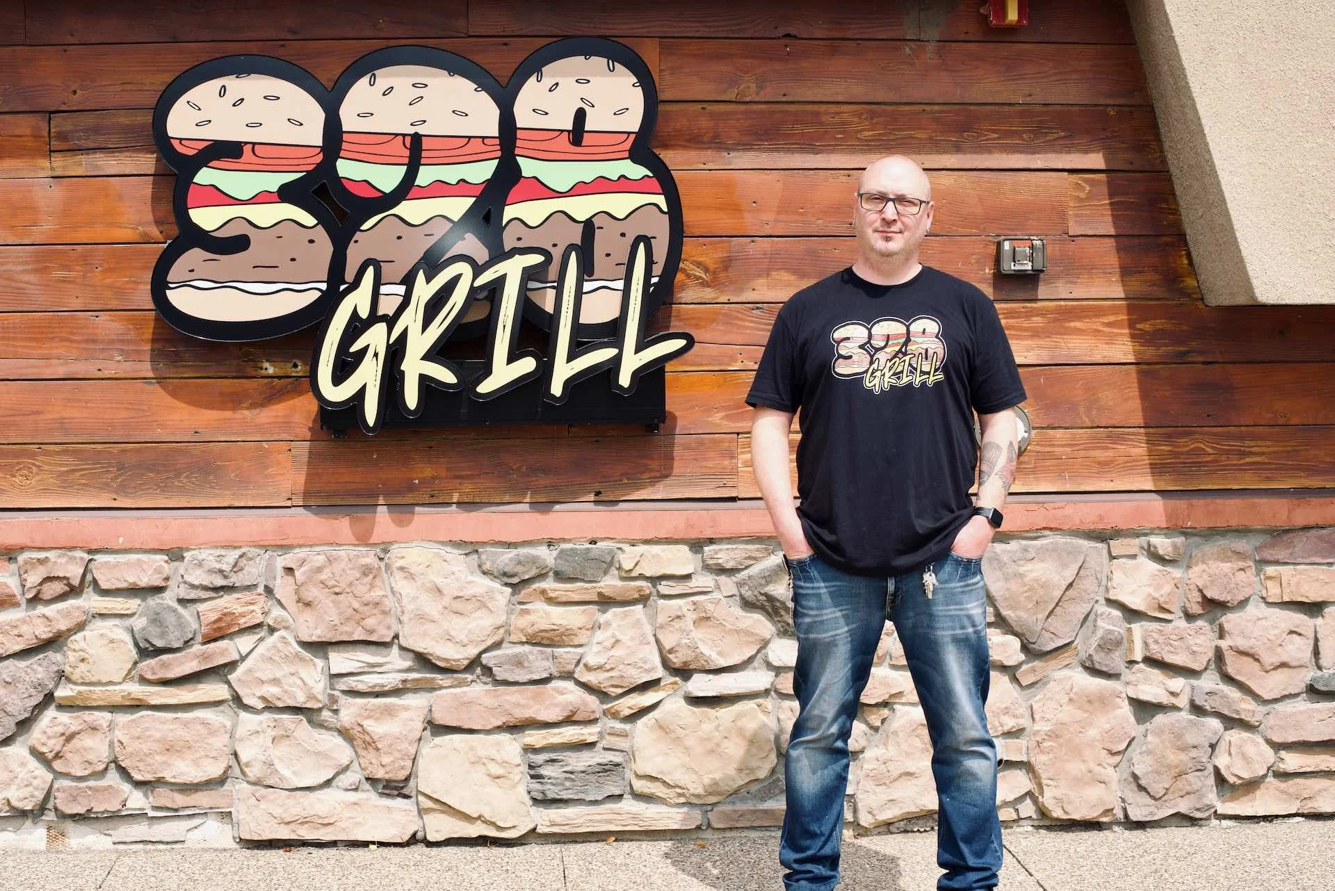 Mik Owner 328 Grill.jpg