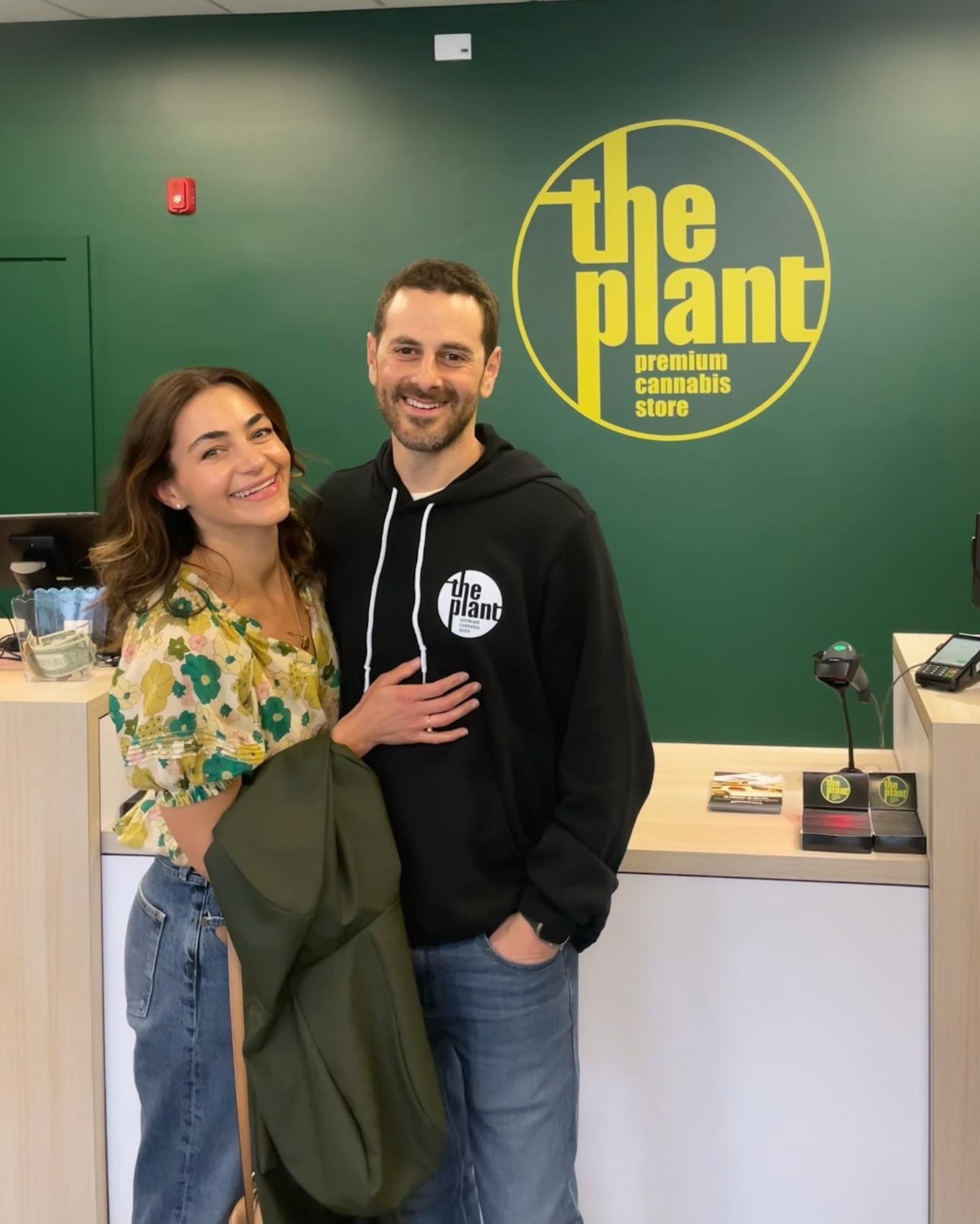 Westchester friends, your new neighborhood dispensary has arrived. Run, don&rsquo;t walk to The Plant: 2595 Central Park Ave, Scarsdale NY 🌱 Congrats to the best team 🥰