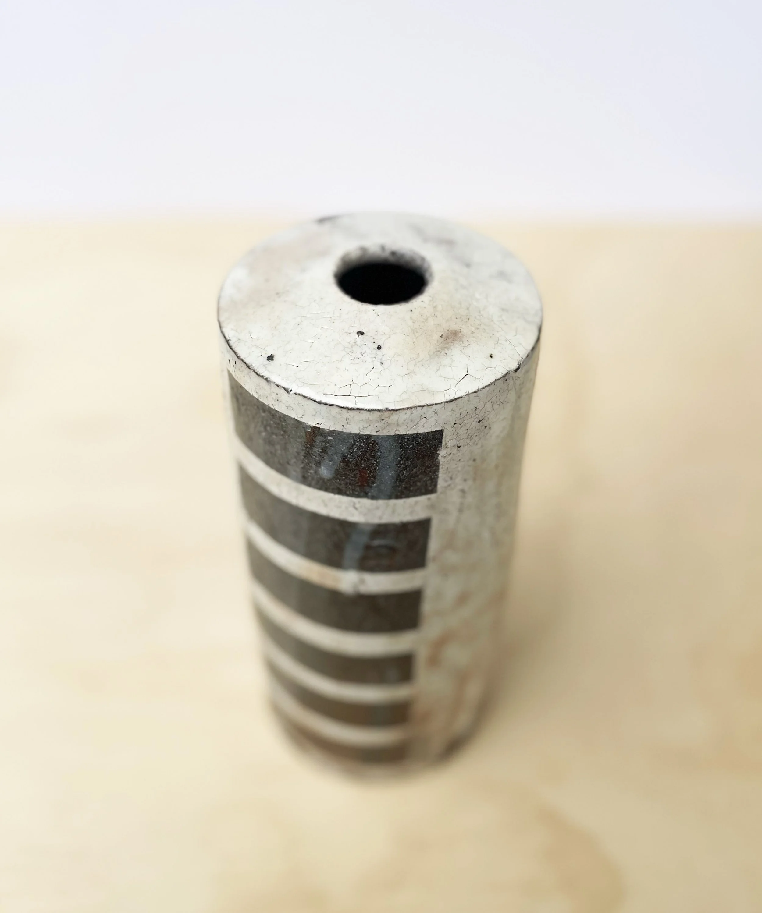 CylinderVase1View2.jpg