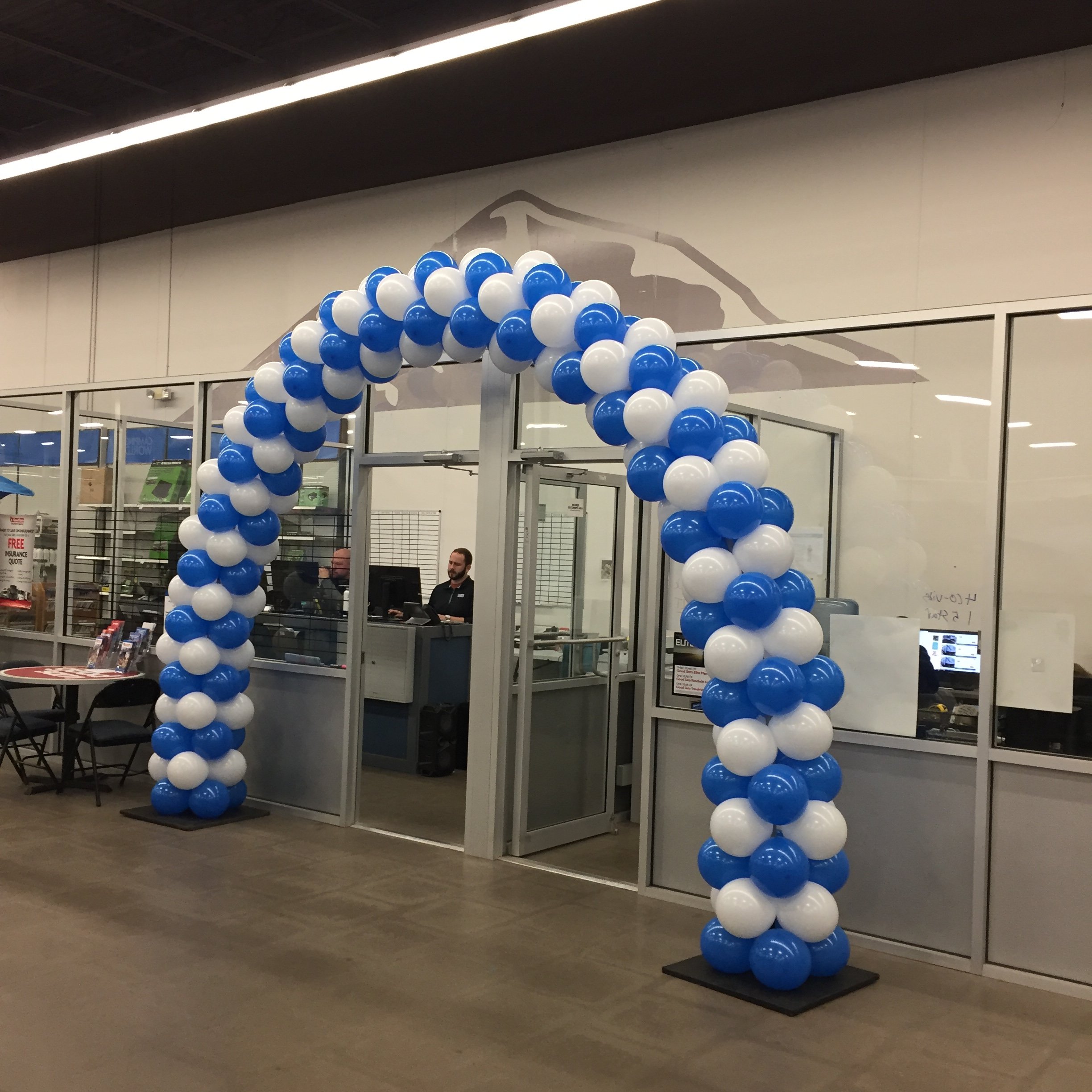 Blue and White arch.JPG