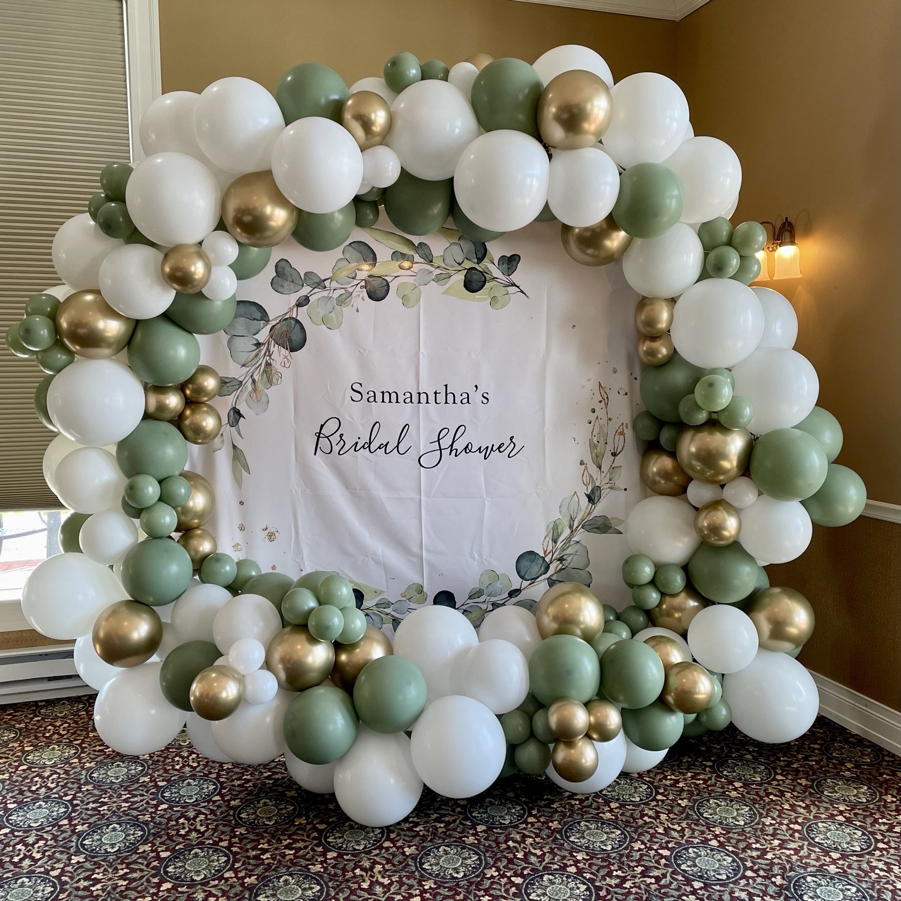 Fully Coverage Bridal shower circle arch.jpeg