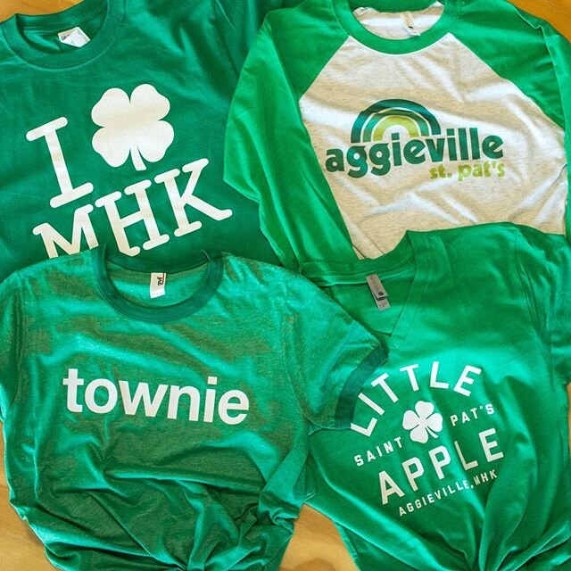 Hey townies, St. Pat&rsquo;s is this Saturday!☘️ Get your green for the whole family at Thread before parade day... sweatshirts available, too!
.
.
.
.
#fakepattysday #mhk #stpatricksday #greentees #greenbeer #kickoff #discounts #customtees #customts