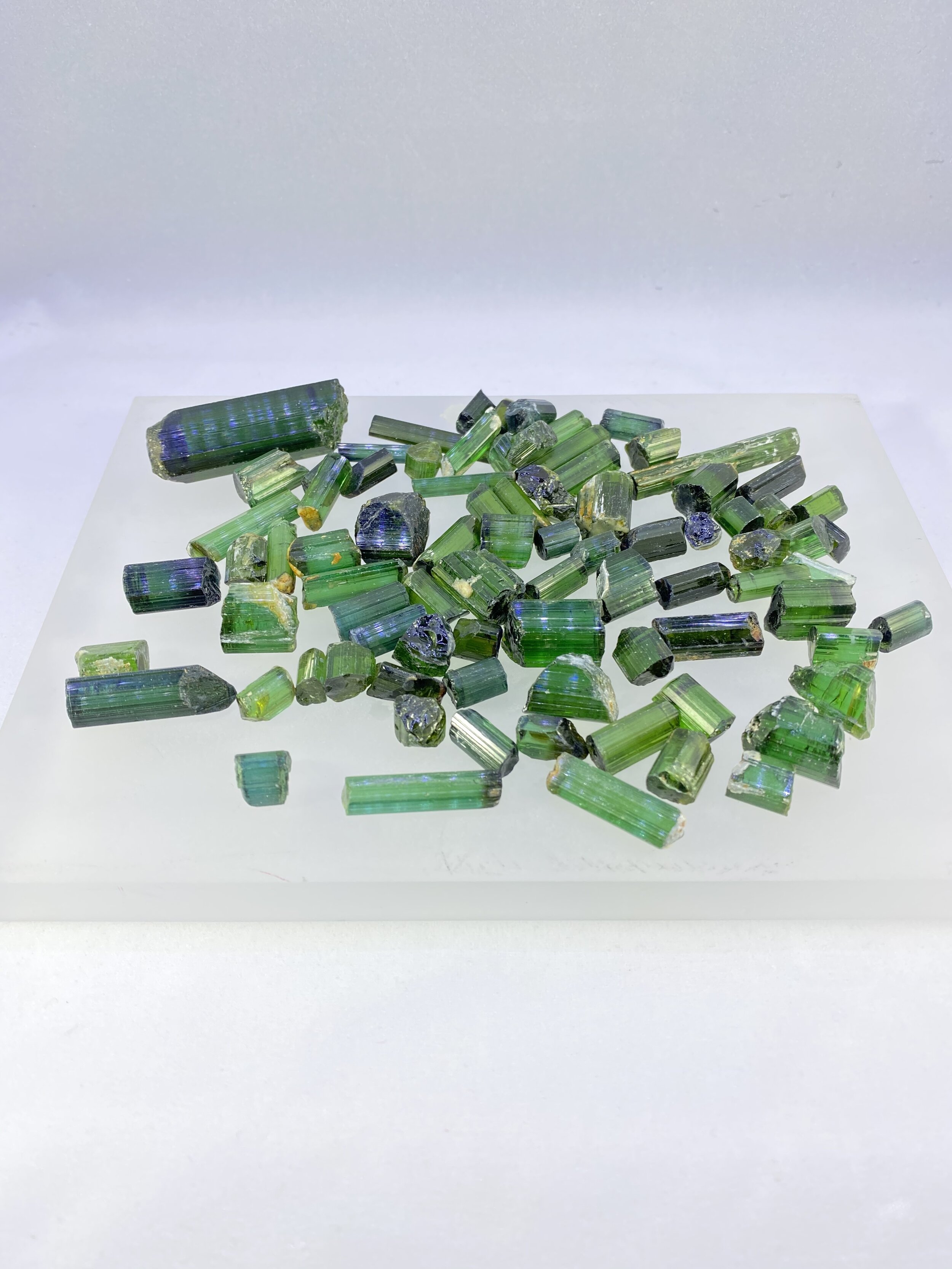 GREEN  TOURMALINE ROUGH 2475