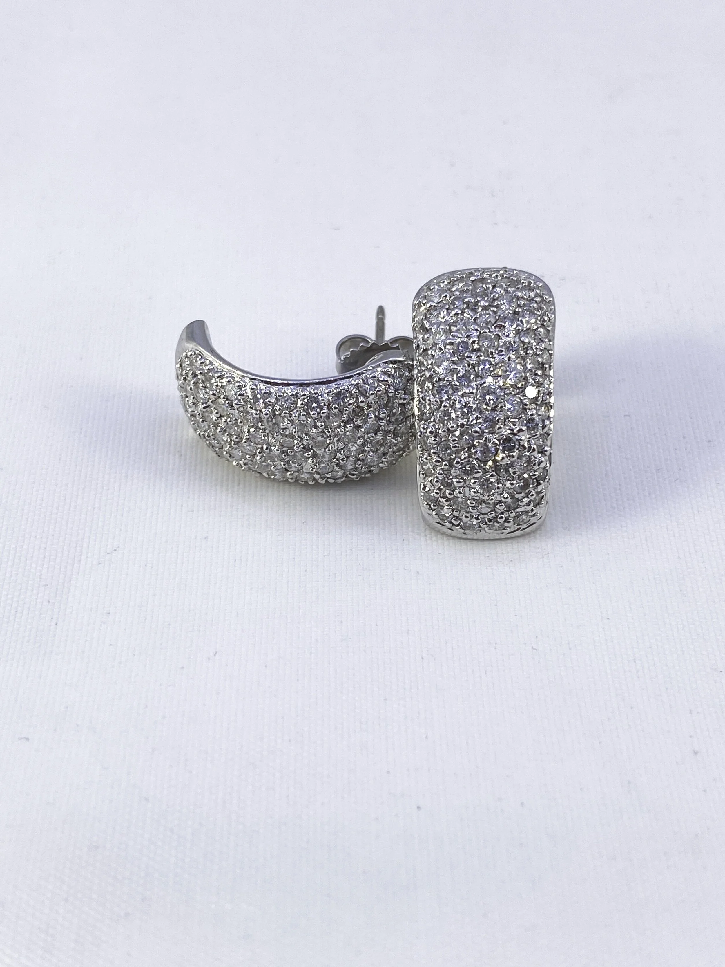 DIAMOND CLUSTER EARRINGS 18KW