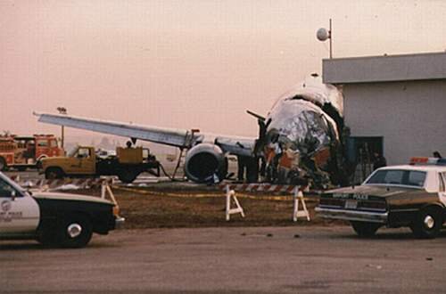 LA Runway Disaster US1943 Wreckage.jpg