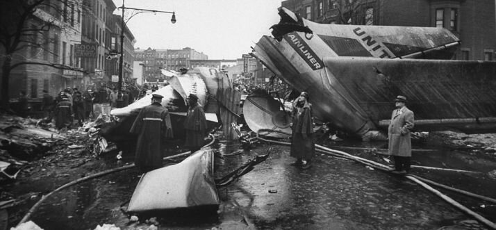 NY Collison UA826 wreckage.jpg