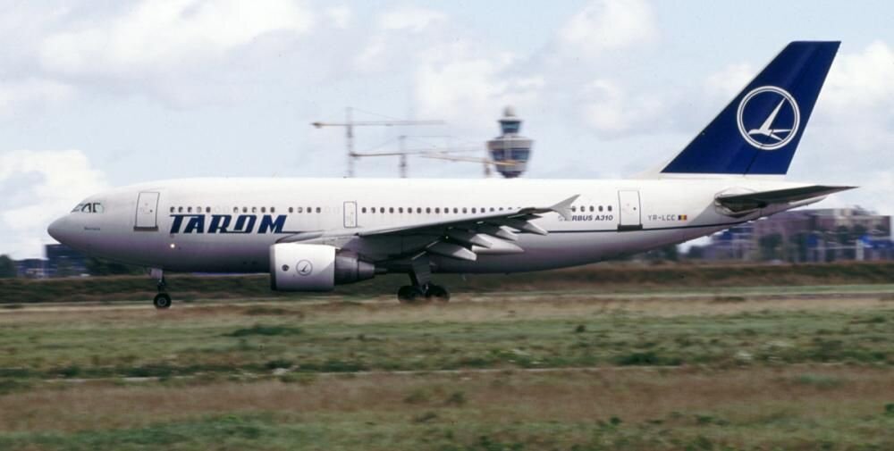 TAROM371 1.jpg